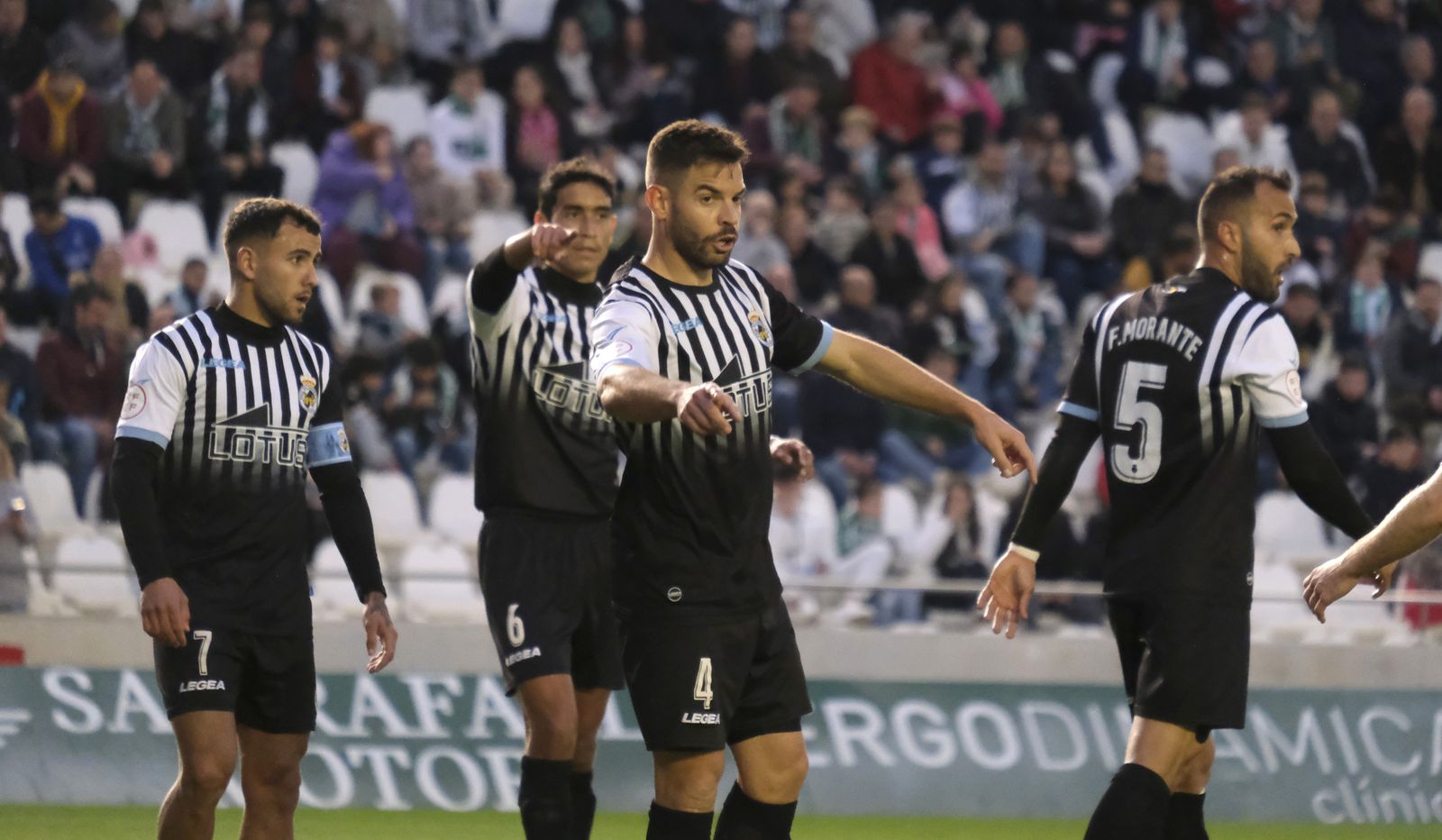 Las imágenes de la derrota del Córdoba CF ante la Balona en El Arcángel
