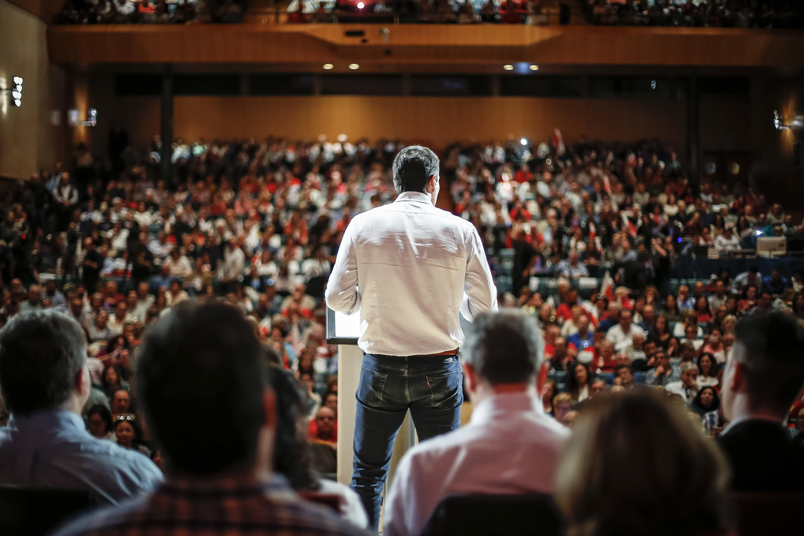 El mitin de Pedro Sánchez en Cádiz, en imágenes