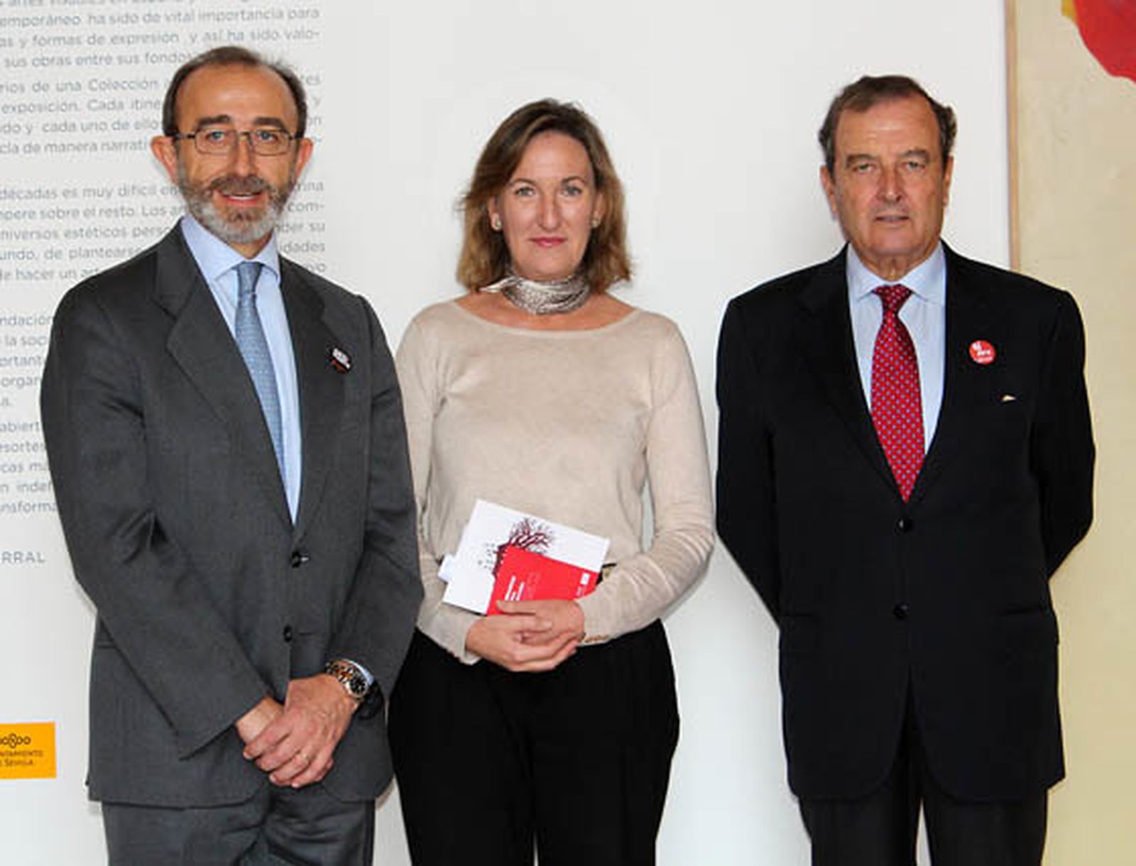 María del Mar Sánchez Estrella, delegada de Cultura del Ayuntamiento de Sevilla, con Juan José Litrán, director de Relaciones Institucionales de Coca.Cola España y José Núñez Cervera, presidente de la Fundación Coca-Cola.  Foto: Victoria Ramírez