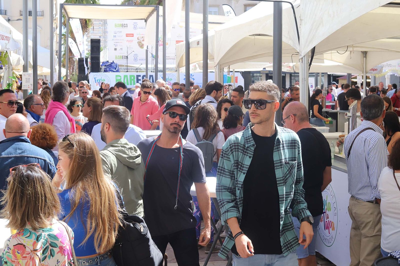 Imágenes del gran ambiente en el segundo día de la Feria de la Tapa