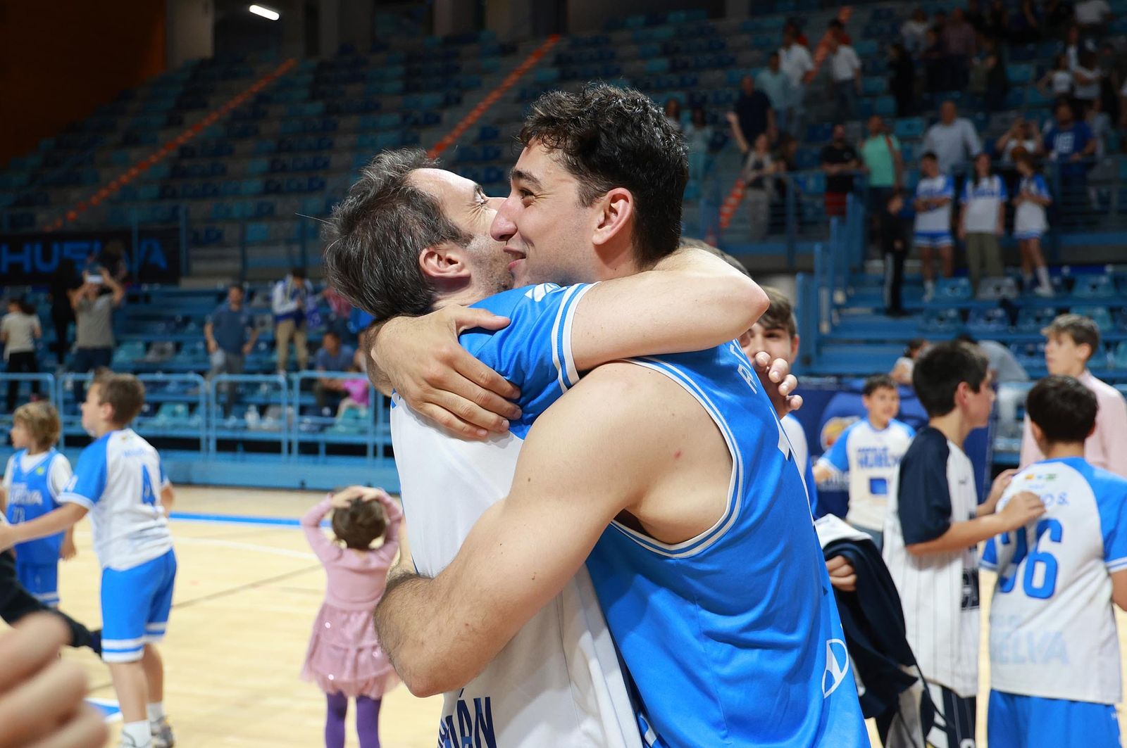 Las mejores imágenes del Ciudad de Huelva-CB Salou