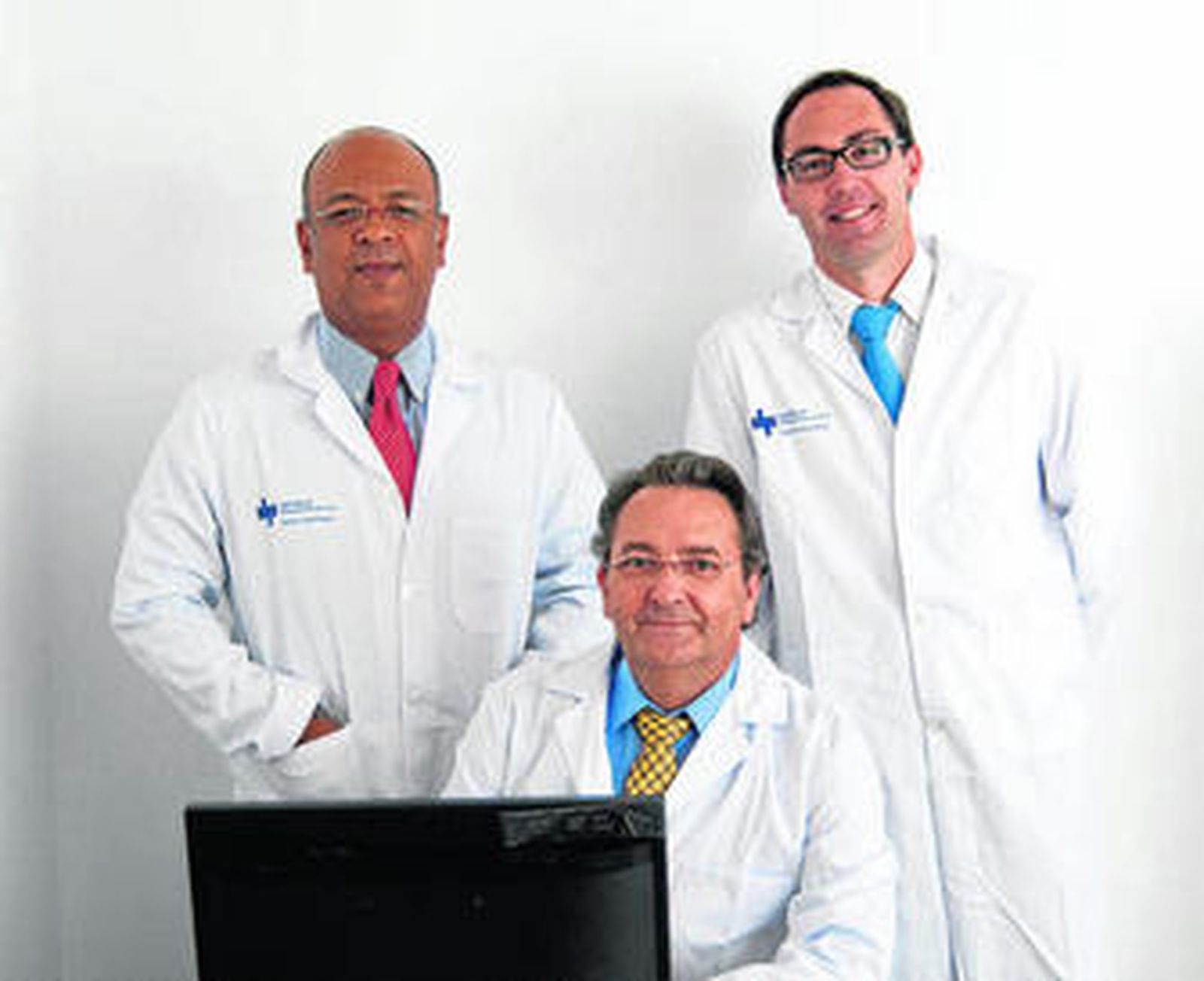 Los doctores Claudio Cano, Gaspar García y Tomás Vela.