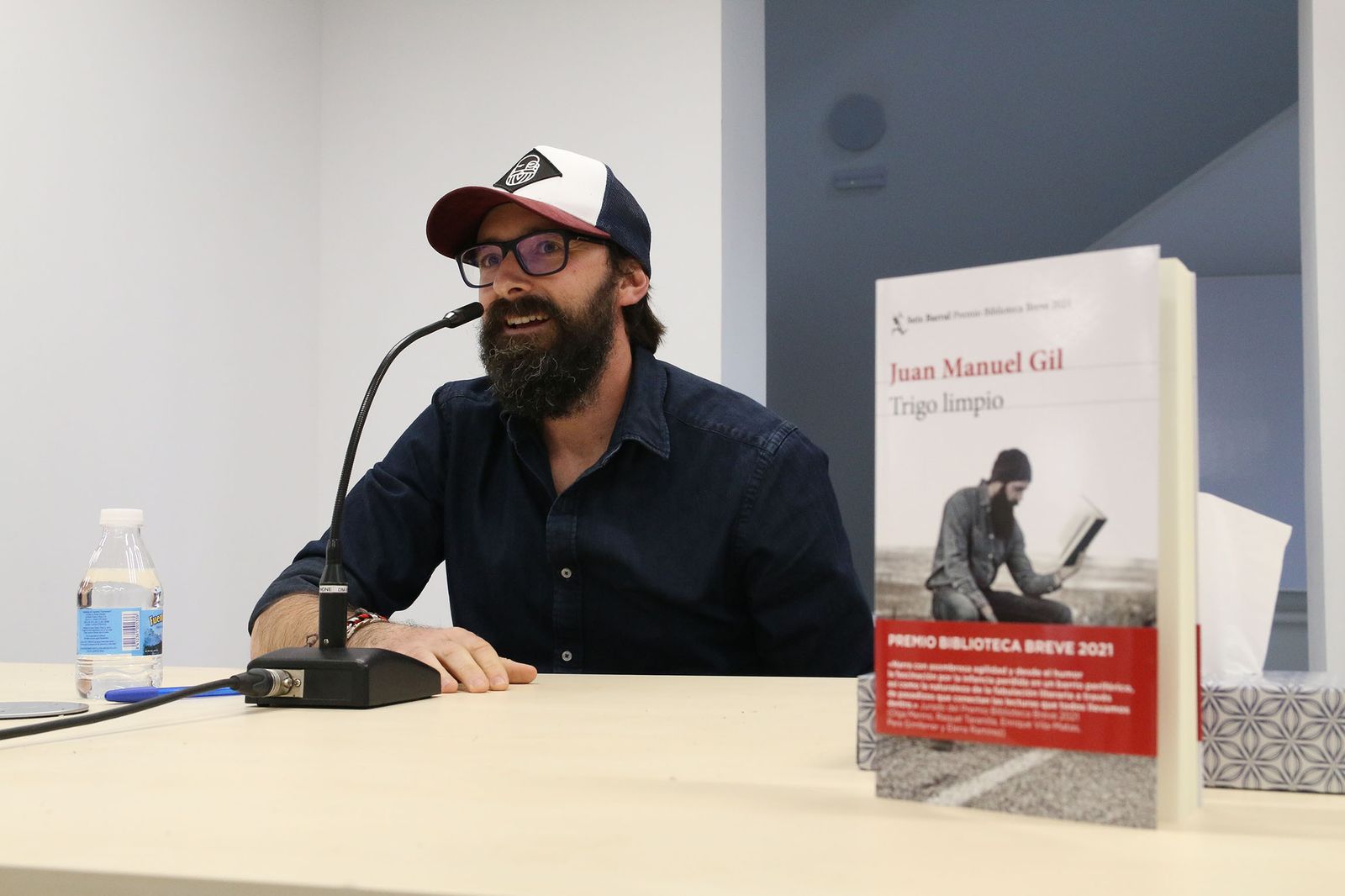 El novelista Juan Manuel Gil (Almería, 1979).