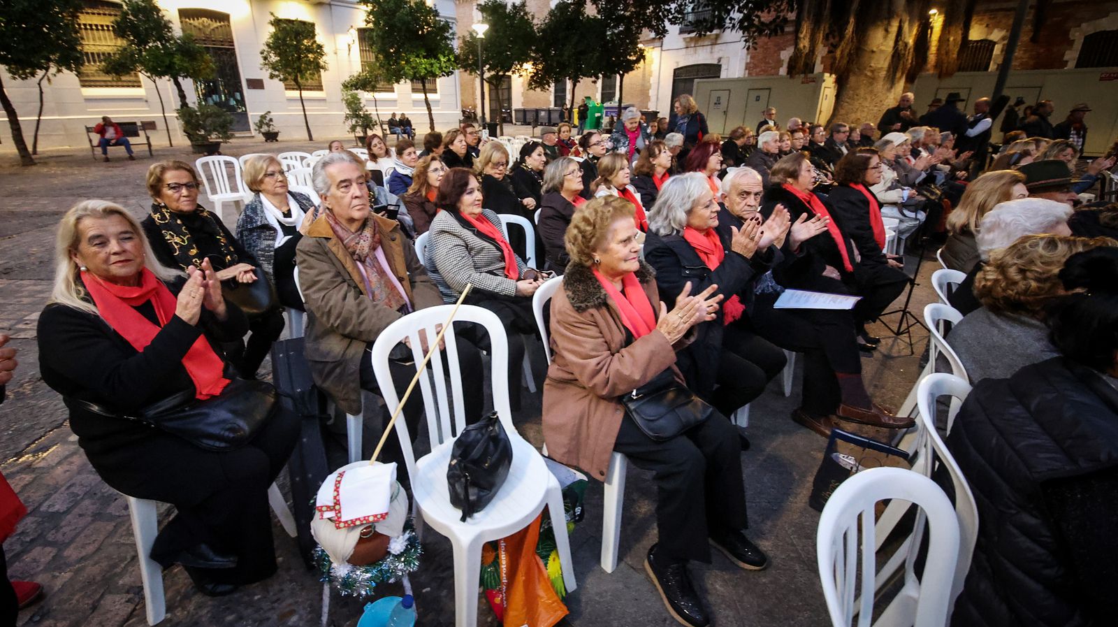 Los mayores de Jerez cantan a la Navidad