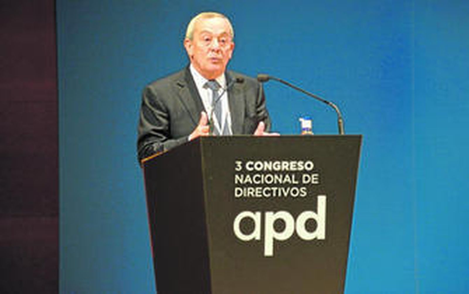 Carlos Solchaga, durante su intervención en el Congreso de la APD en Bilbao.