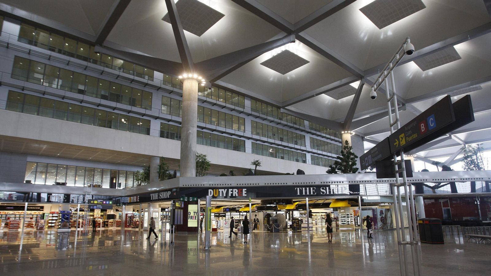 Interior de la terminal T3 del Aeropuerto de Málaga el día de su inauguración.