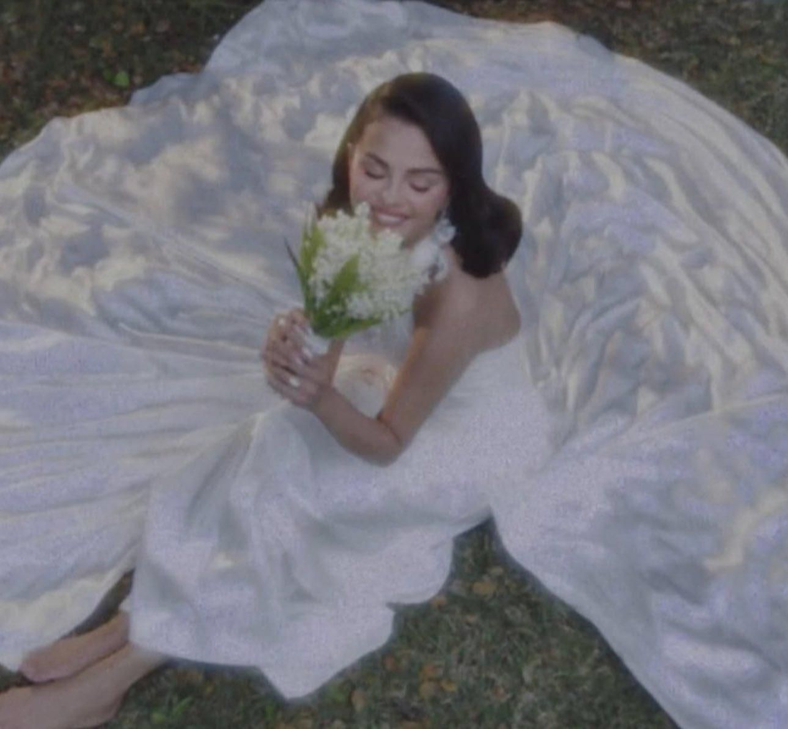 Selena Gómez en el posado para un vídeo compartido en redes