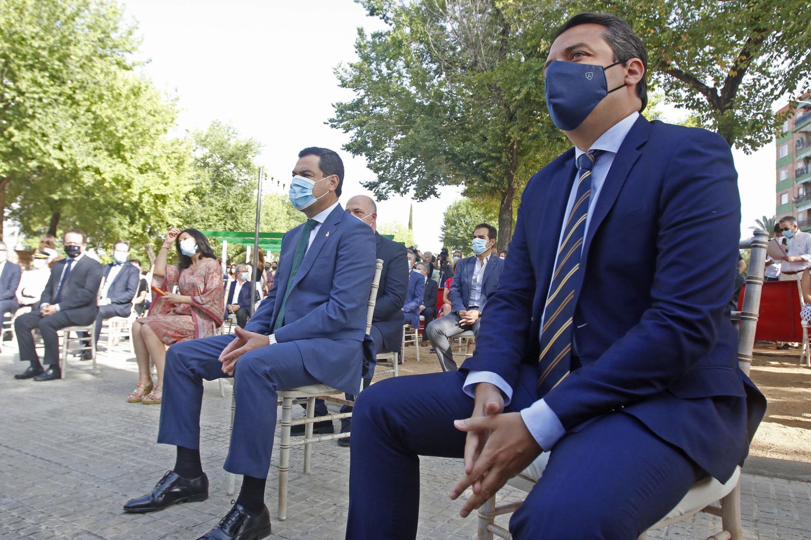 La escultura en honor a los sanitarios en Córdoba, en fotos