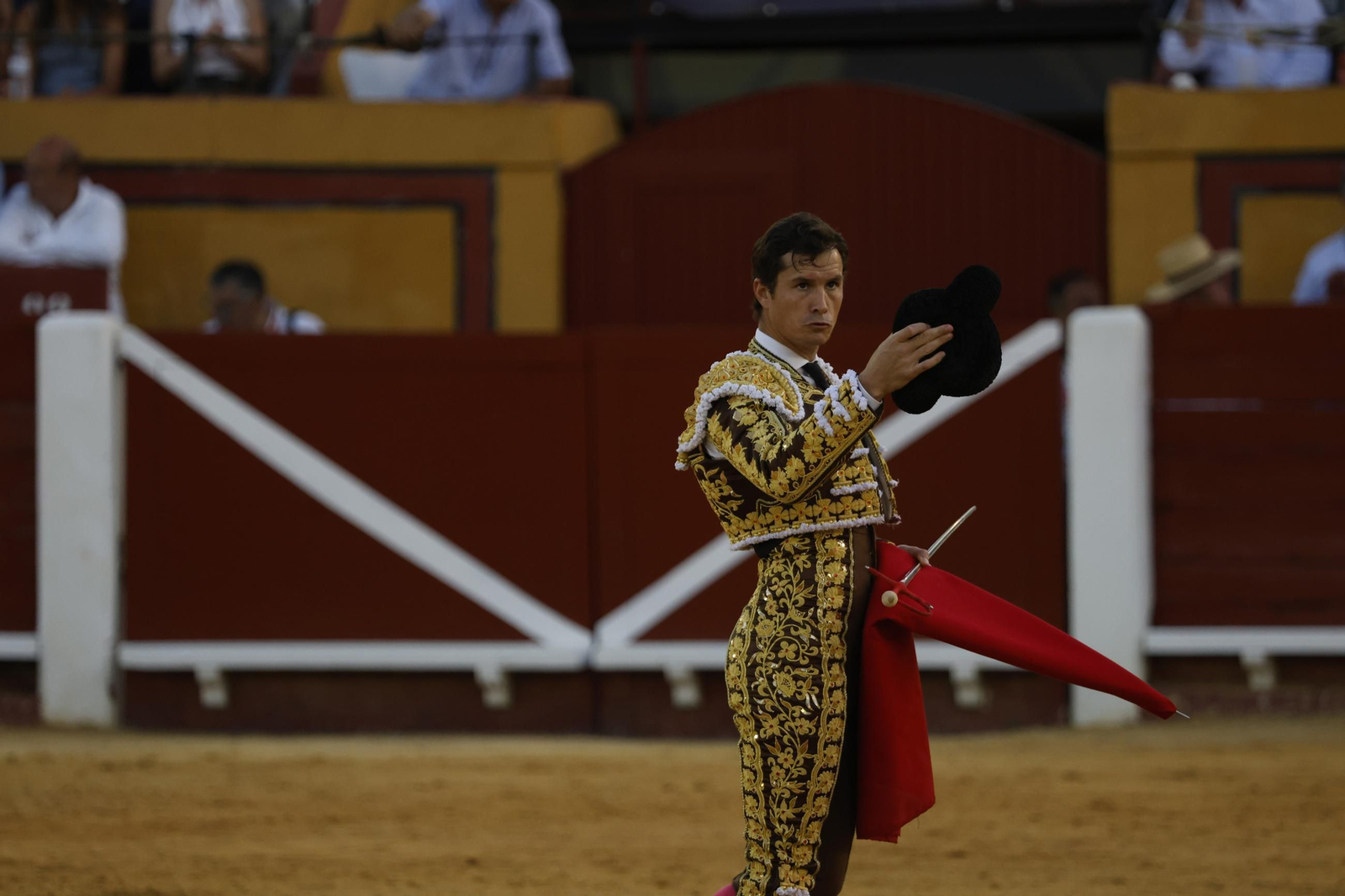 Fotos de Perera, Luque y Galván con toros de Fuente Ymbro en la primera corrida de la Feria de Algeciras 2025