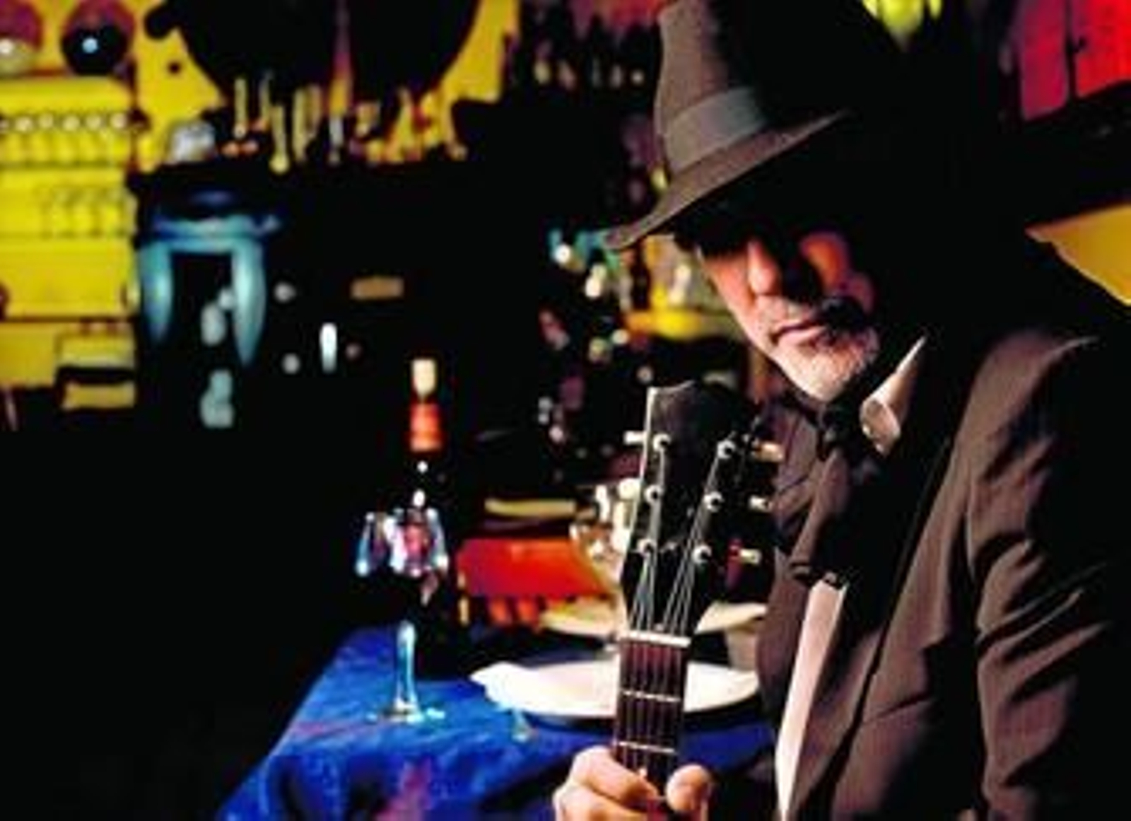 Paco Rivas une copla, folclore y clásico en su nuevo disco