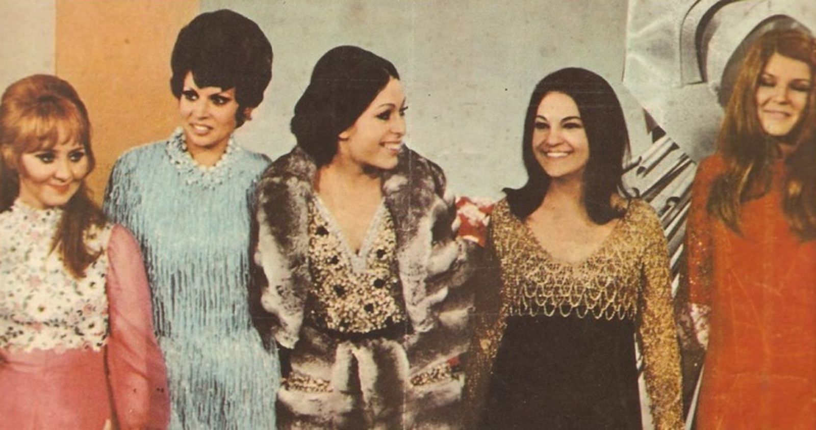 Las ganadoras de Eurovisión 1969, con Massiel, vencedora en 1968, en el centro