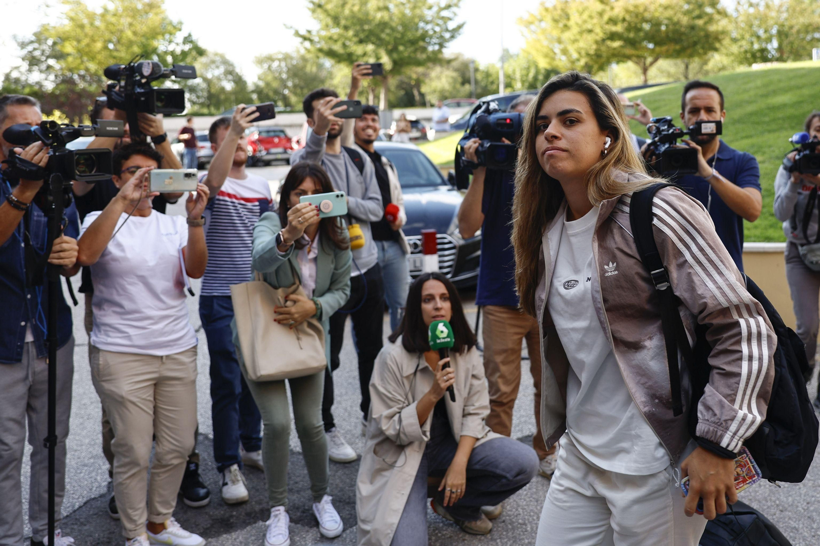 Misa Rodríguez, a su llegada al hotel de concentración. Misa Rodríguez, a su llegada al hotel de concentración.