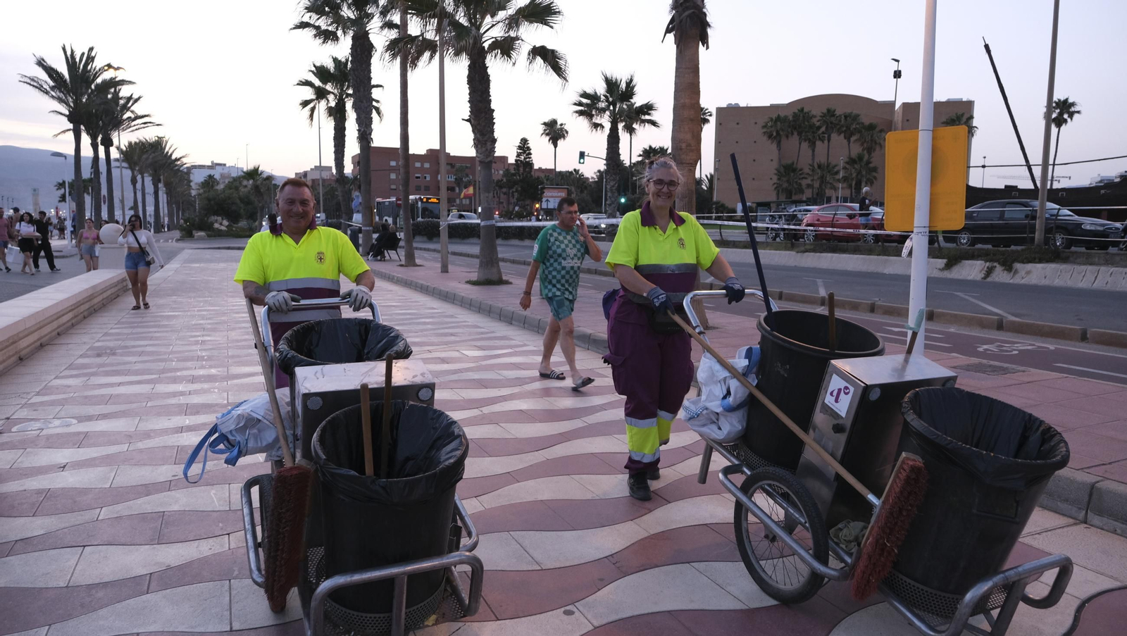 La Noche de San Juan en Almería, en imágenes