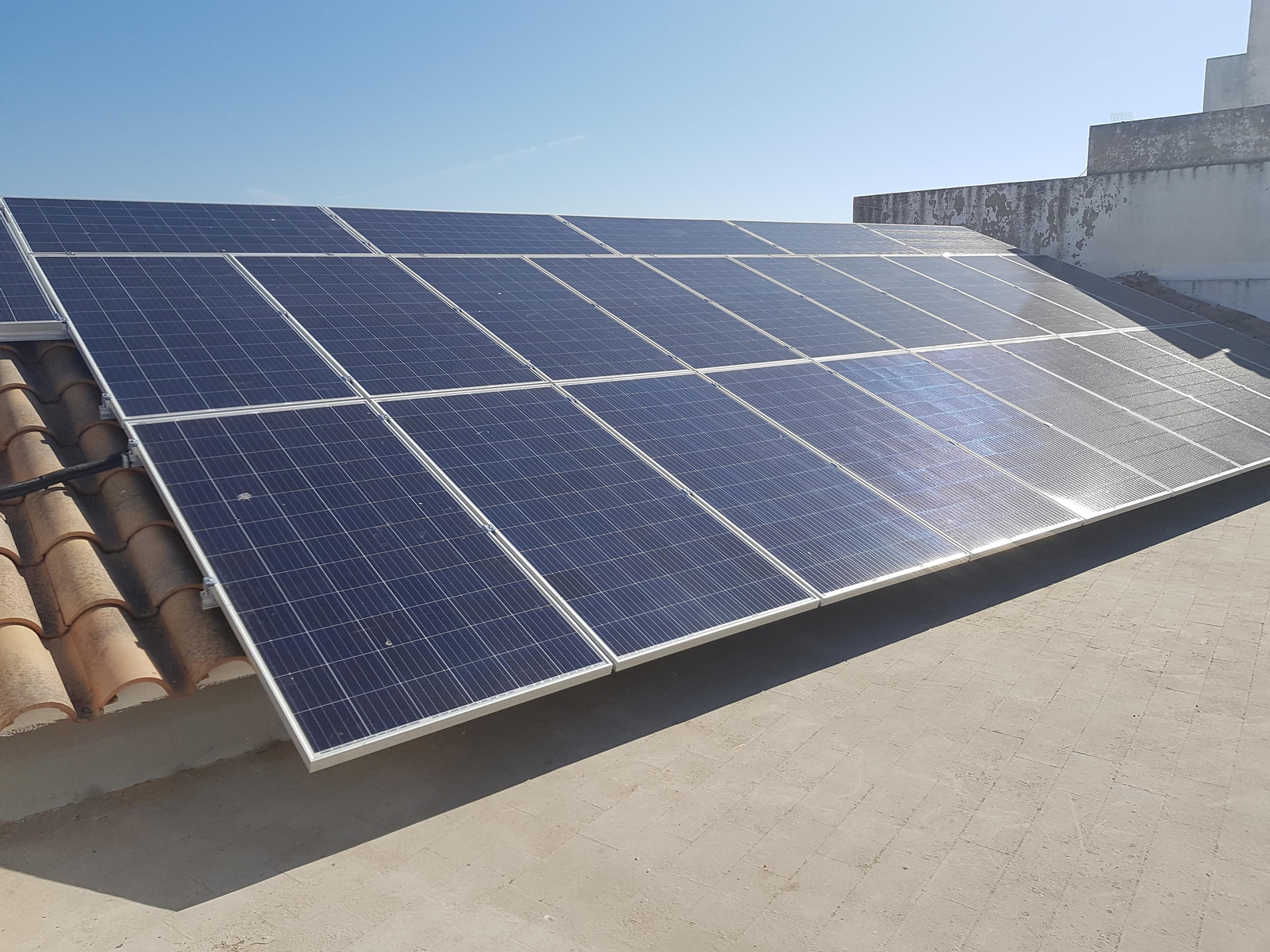 Placa solar en Almodóvar del Río.