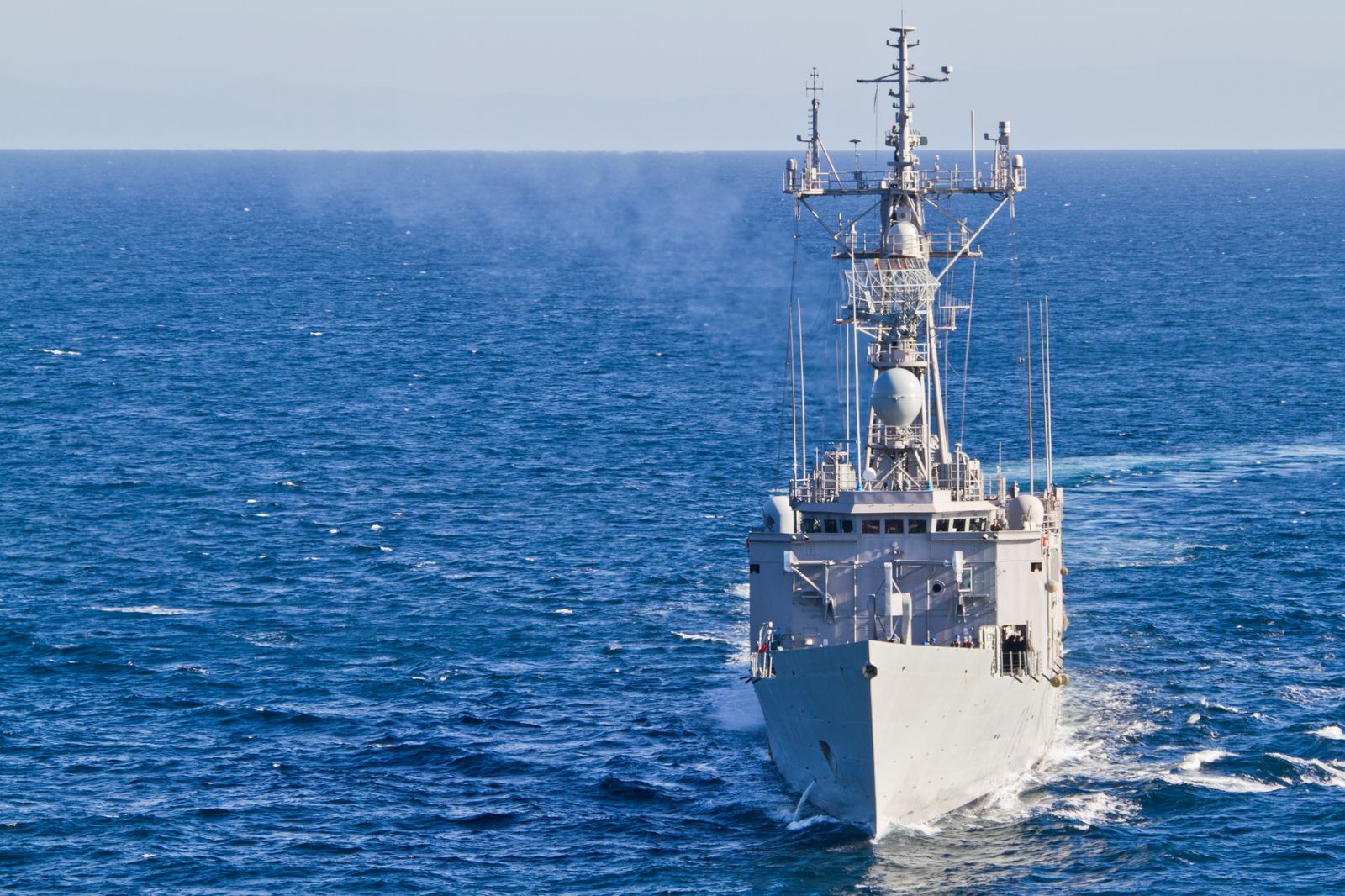 La fragata Reina Sofía visita el Puerto de Motril en unas jornadas de puertas abiertas