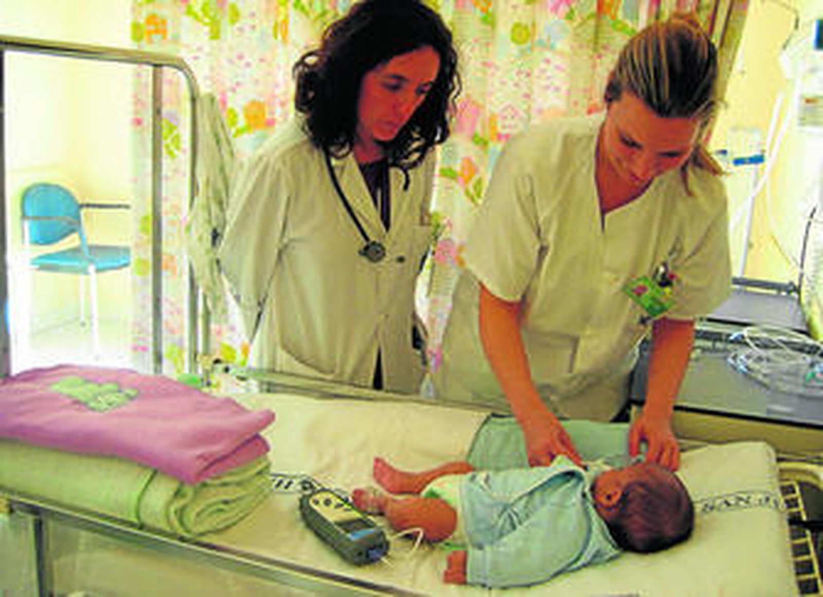 El diagnóstico adecuado y la observación son esenciales para diferenciar su aparición de un catarro común.