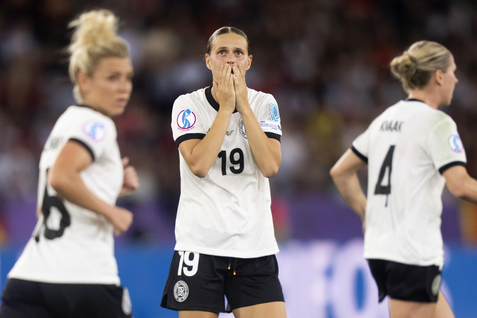 Las mejores imágenes de la semifinal Alemania-España de la Eurocopa femenina