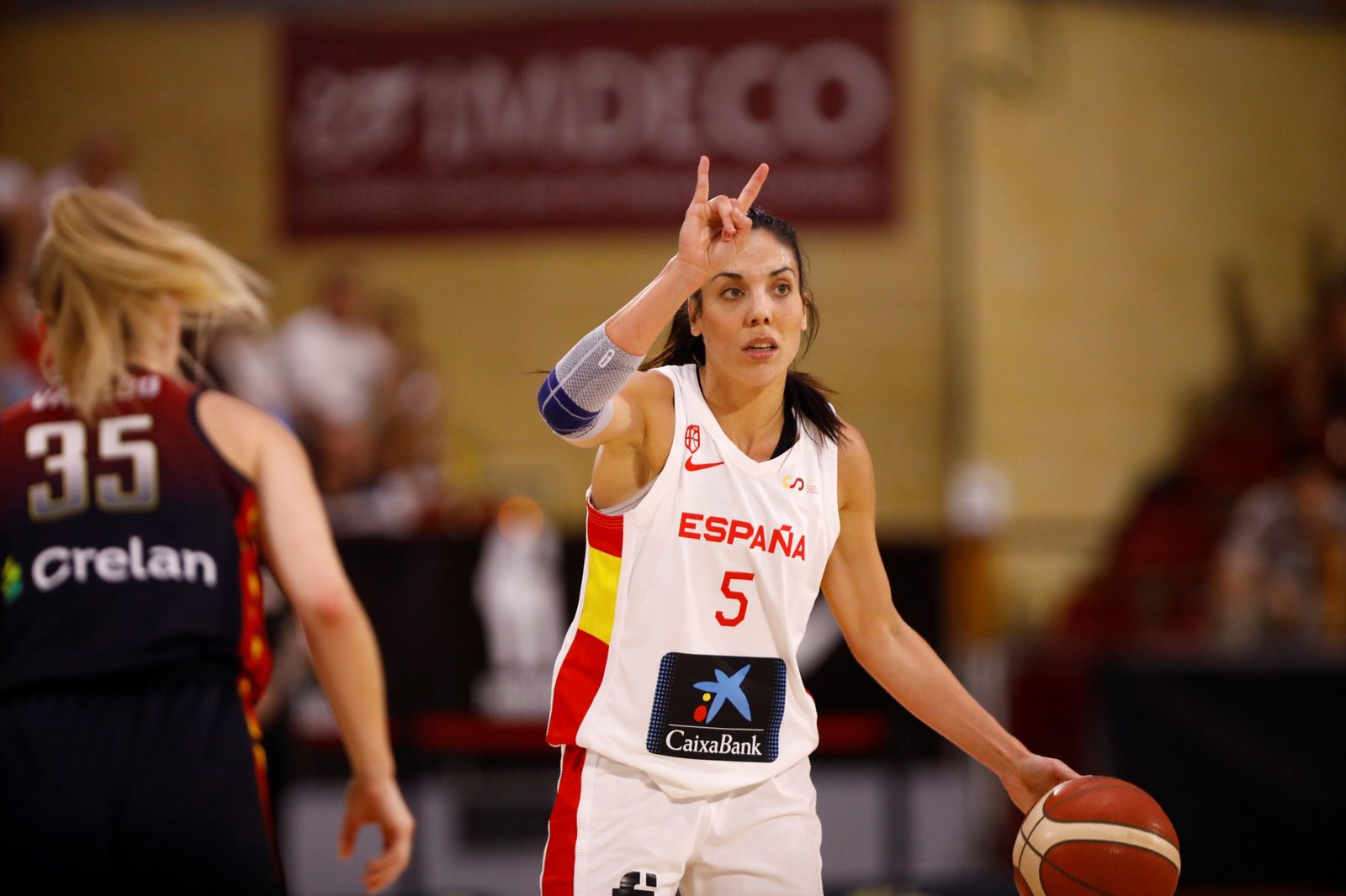 Las mejores fotos de la victoria de la selección española femenina de baloncesto ante Bélgica, en Córdoba