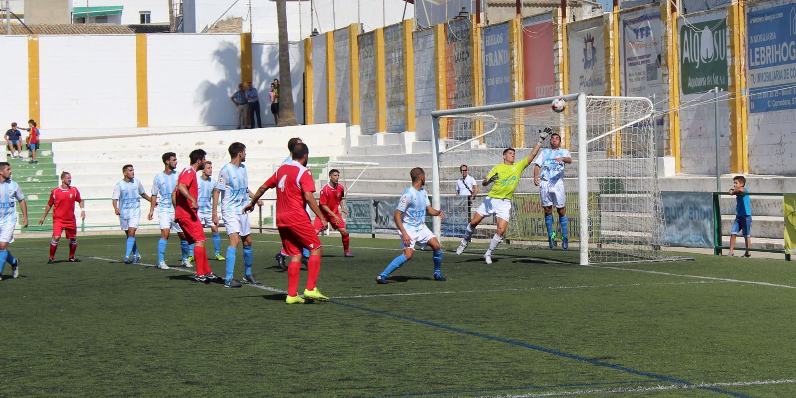 El partido entre la Lebrijana y el Xerez CD de la primera vuelta, uno de los investigados.