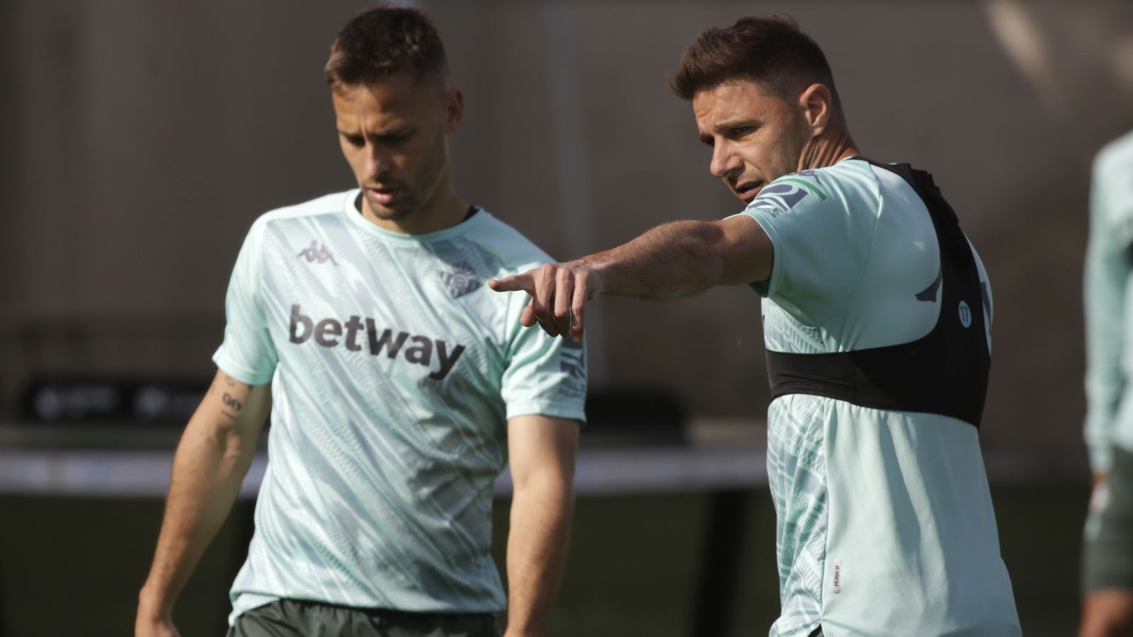 Canales junto a Joaquín.