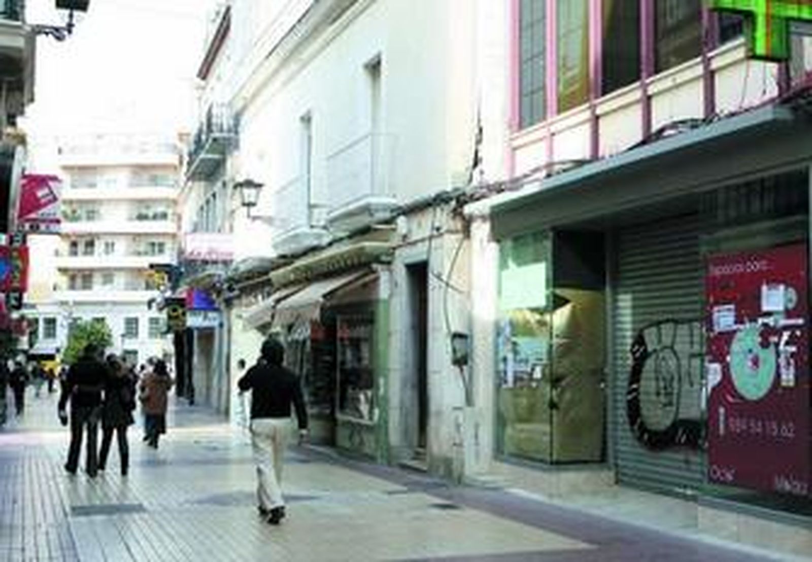 Los míticos almacenes de la zona Centro cerraron hace casi dos años, esperando un relevo comercial.