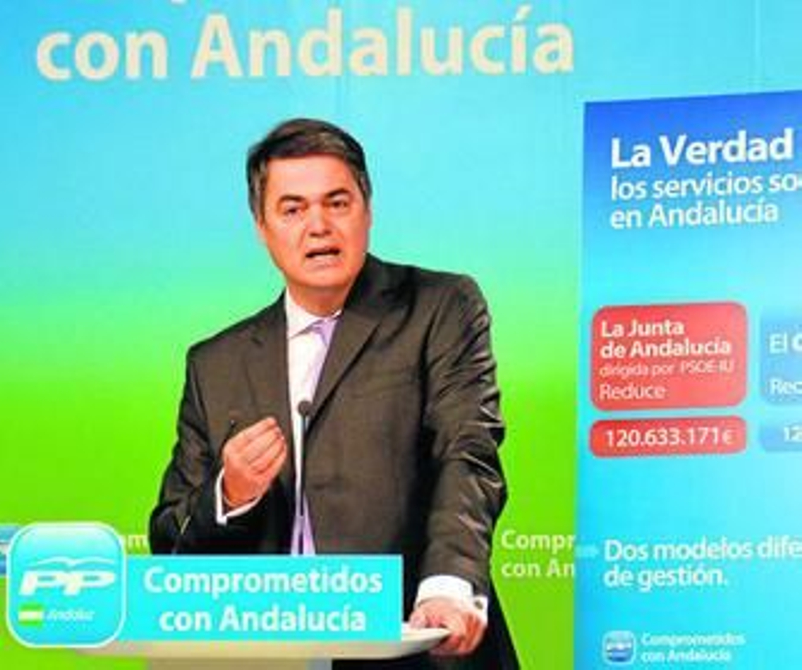 Carlos Rojas, portavoz del PP en el Parlamento, ayer en rueda de prensa.