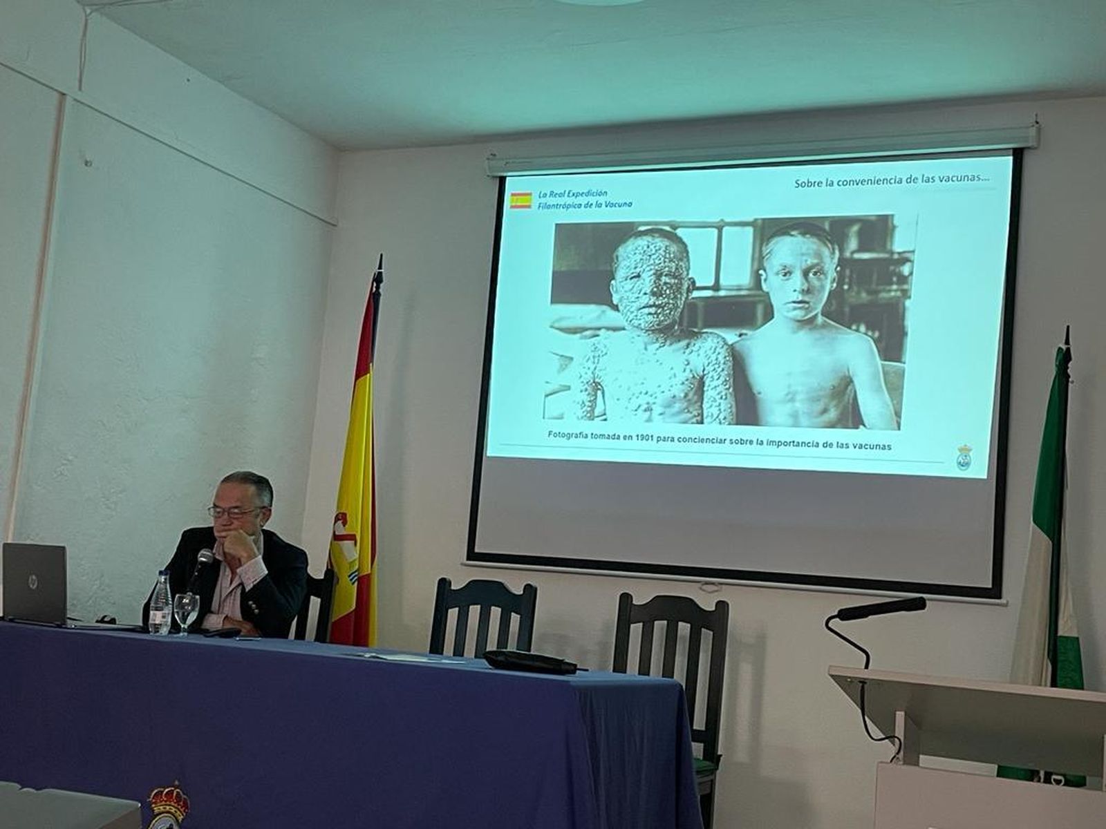Un momento de la charla ofrecida por Ignacio Mollá el pasado viernes en el Náutico.