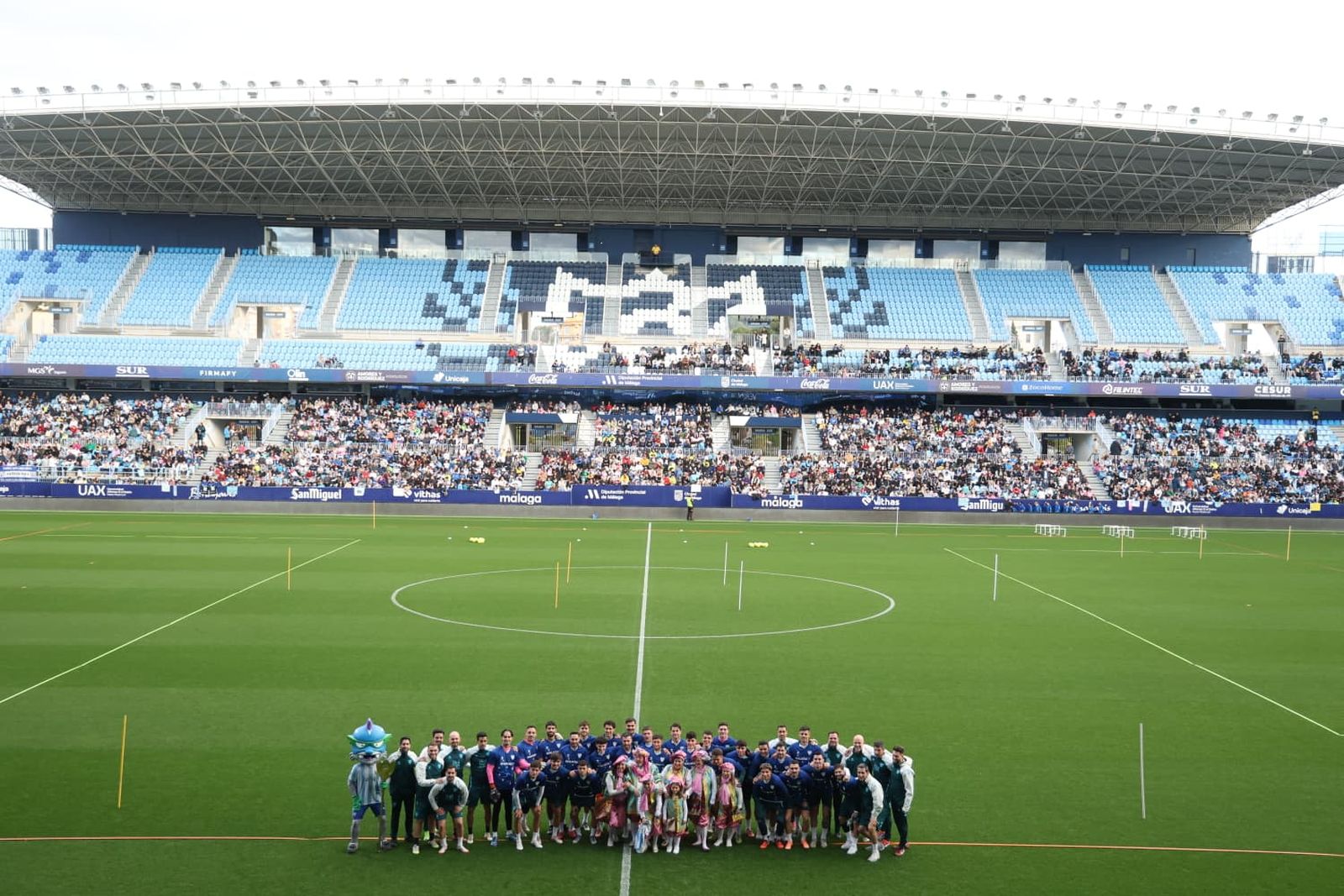 Búscate en las fotos del entrenamiento del Málaga CF en La Rosaleda