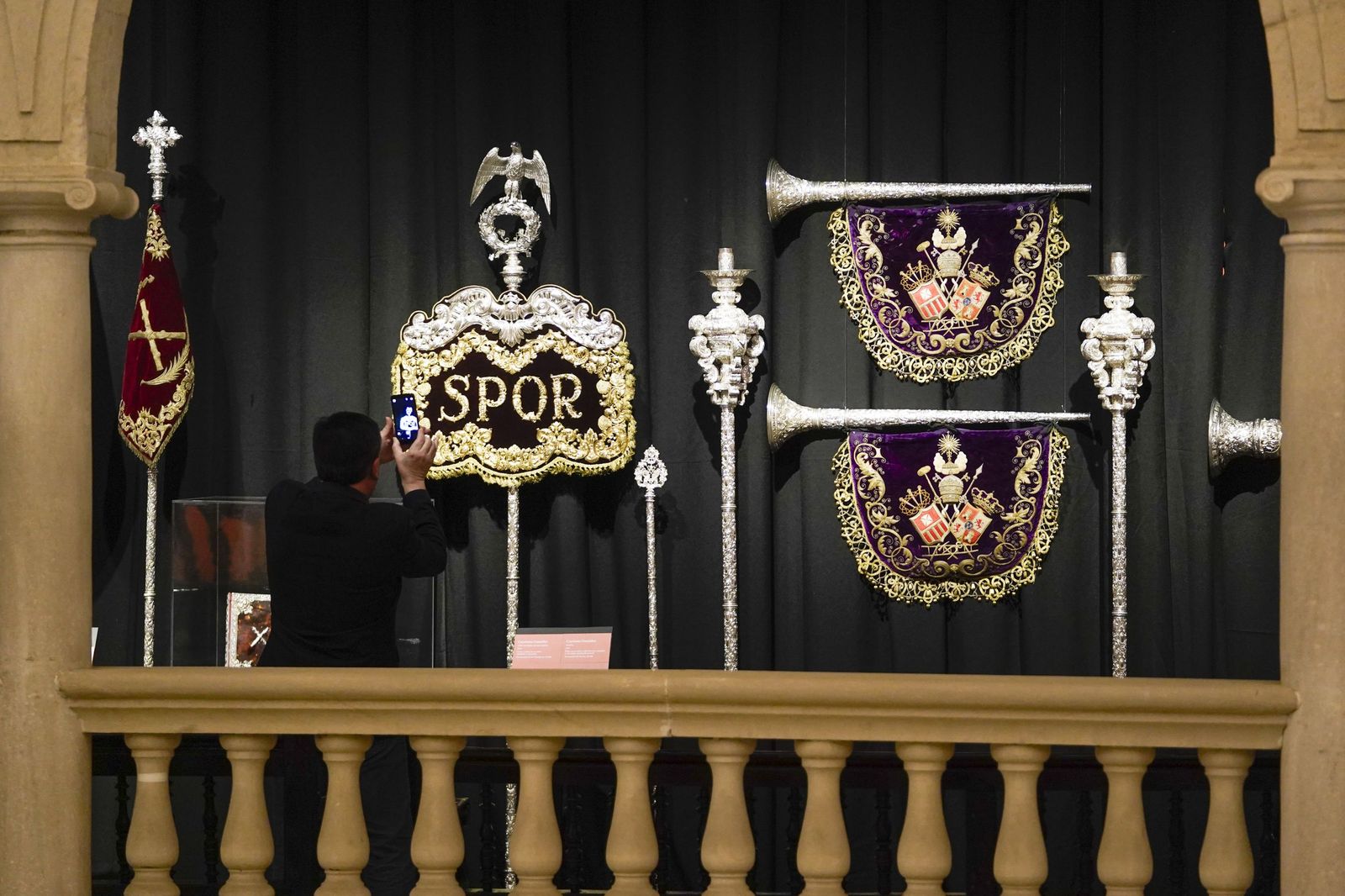 La inauguración de la exposición de Cayetano Gonzalez en Fundación Cajasol, todas las fotos