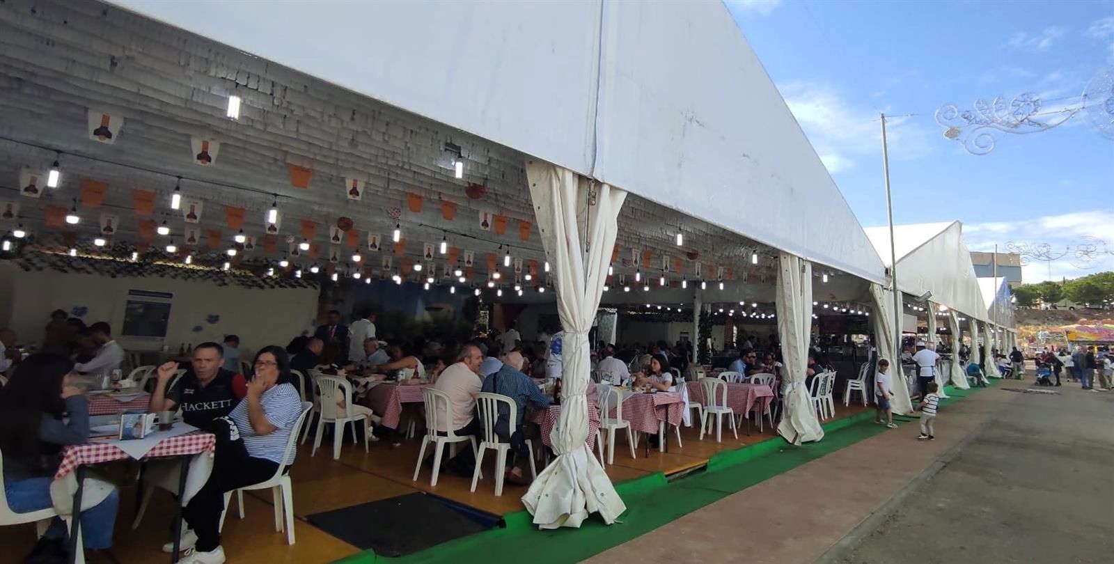 Una de las casetas durante la Feria de San Lucas.