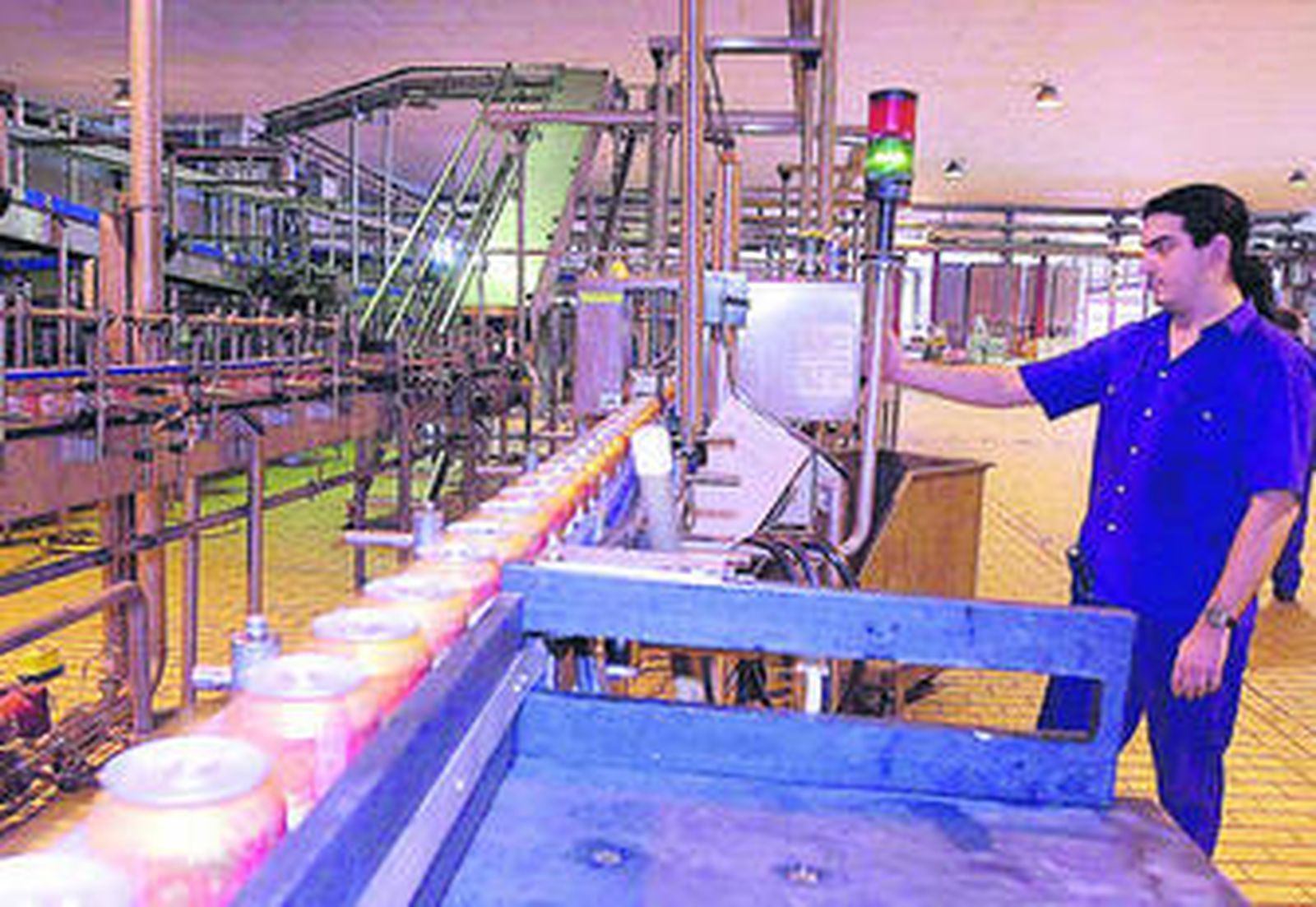 Instalaciones de la factoría cervecera Alhambra en el Polígono de las Quemadas.