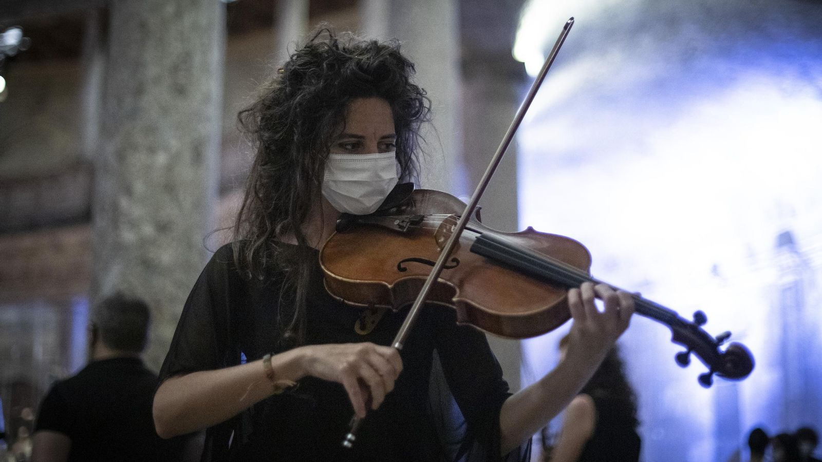 Una violinista de la ONE