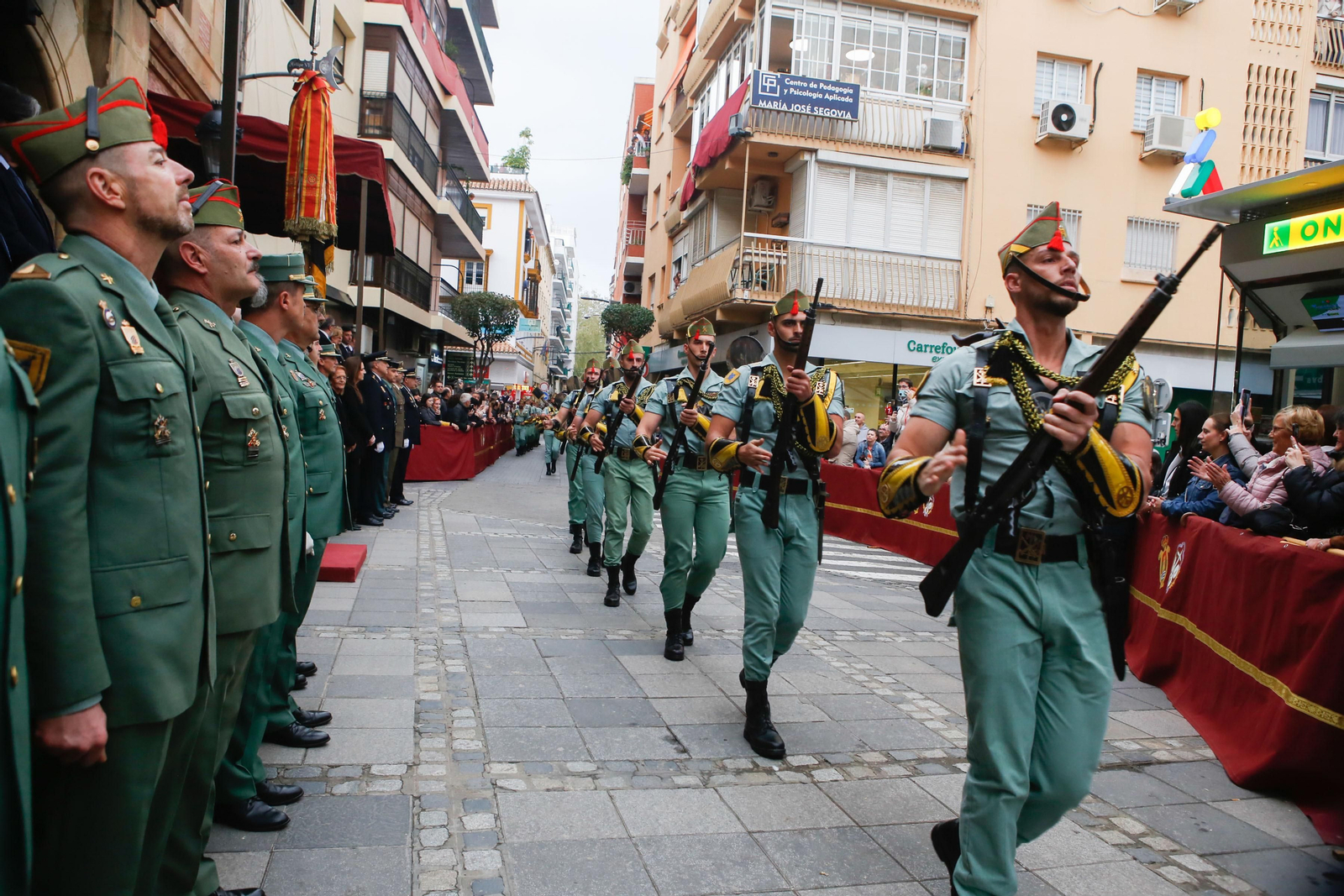 Fotos del Lunes Santo en Algeciras: Desfile de la Legión