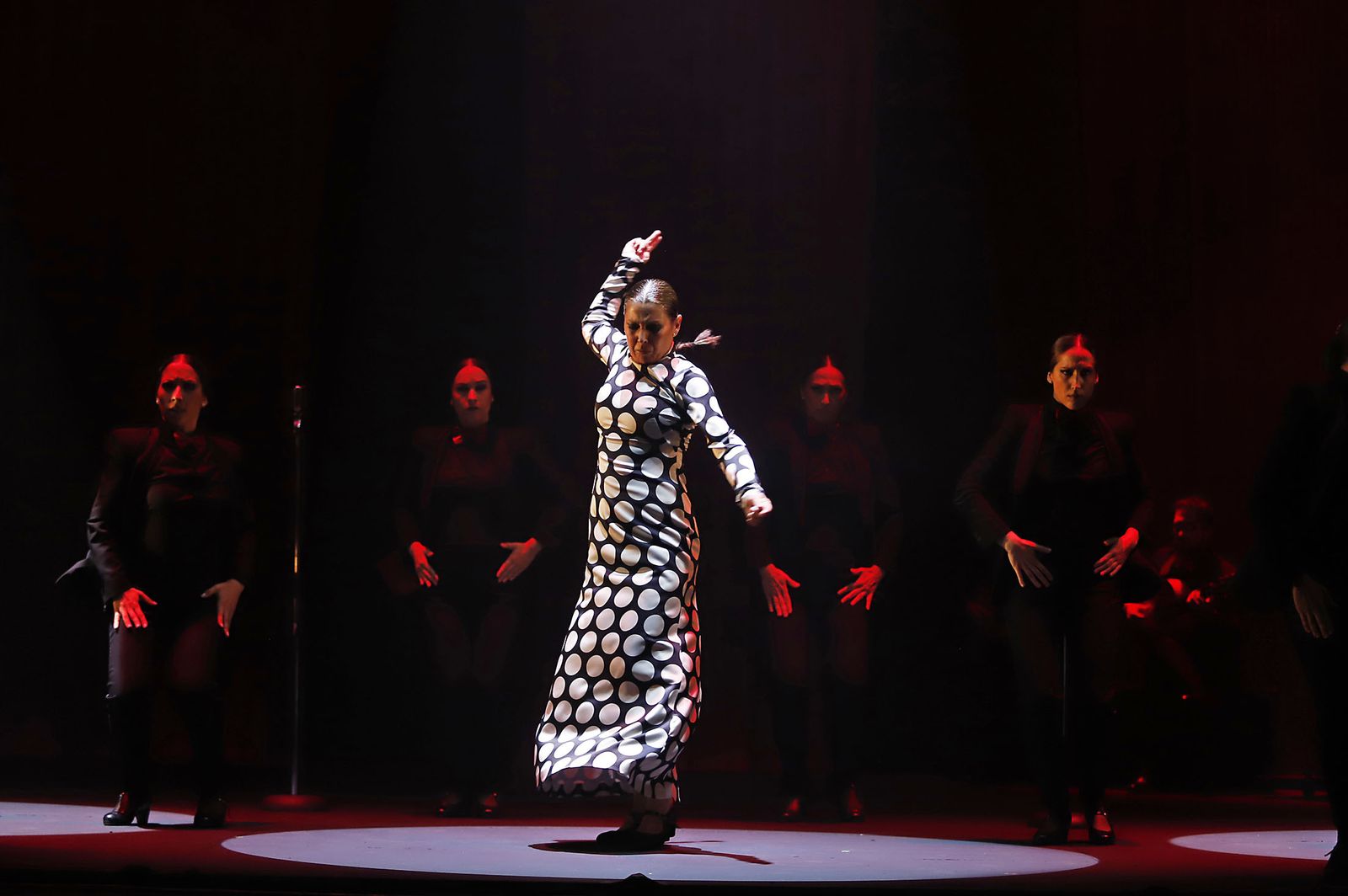 La actuación de Sara Baras en la Casa Colón de Huelva en imágenes