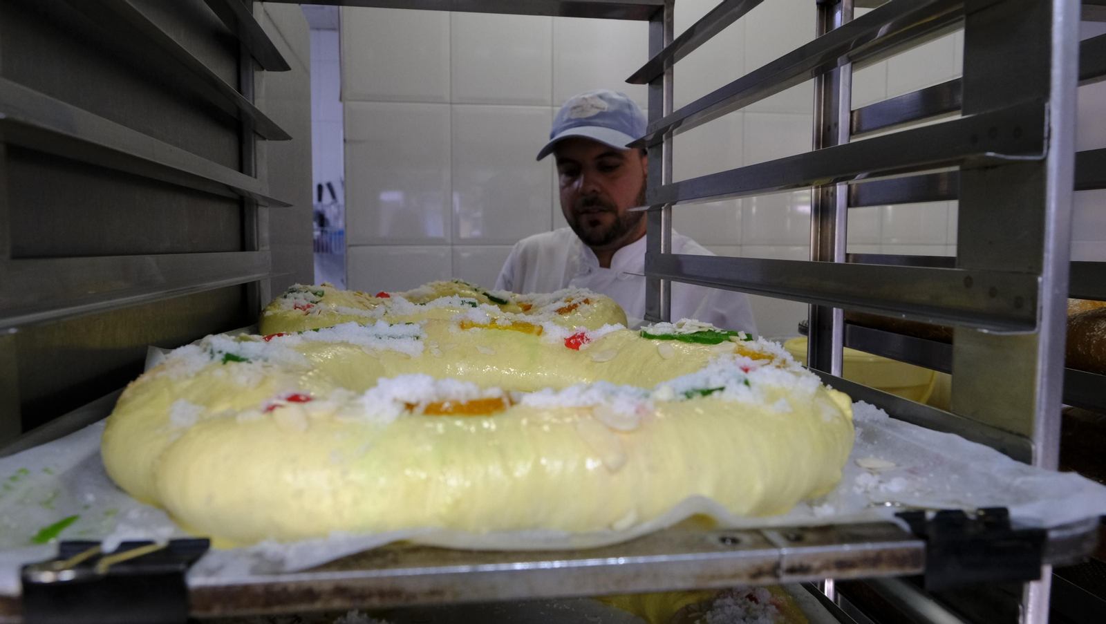 Fotogalería del roscón de reyes en Pastelería Yemadi, en Almería