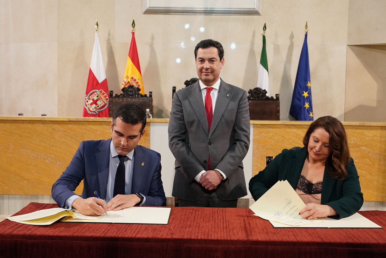 Moreno desbloquea infraestructuras hidráulicas demandadas por Almería durante más de una década