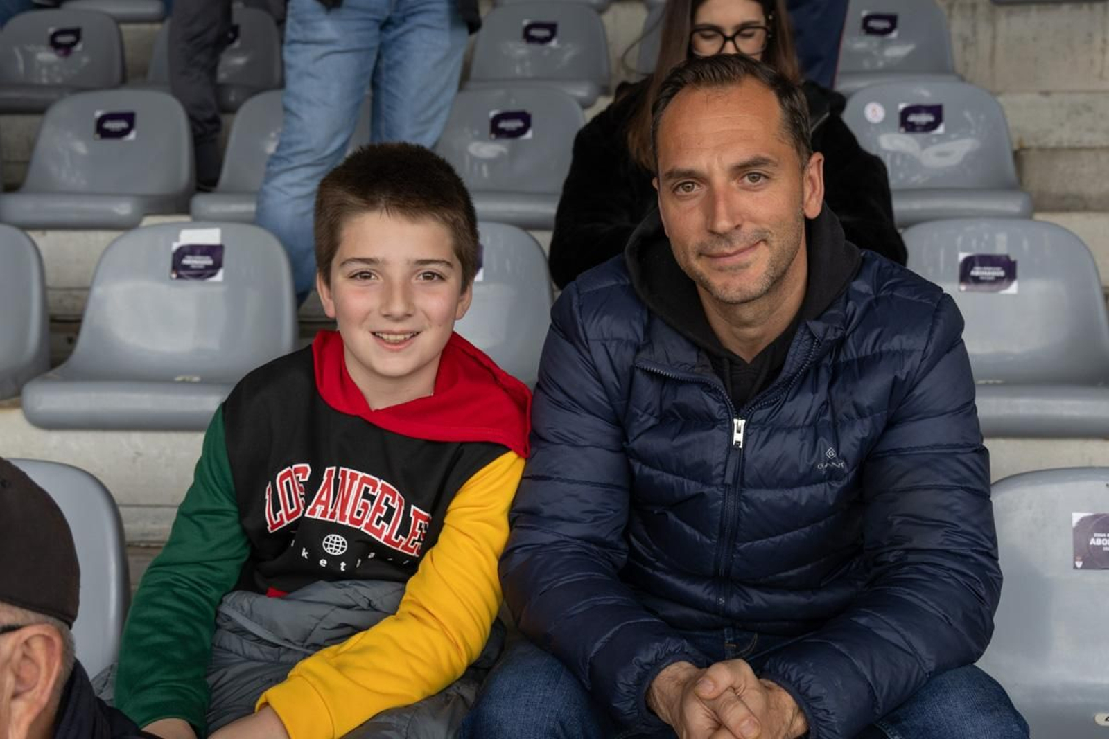 La emoción del triunfo in extremis del Real Jaén ante el Atlético Mancha Real, en imágenes