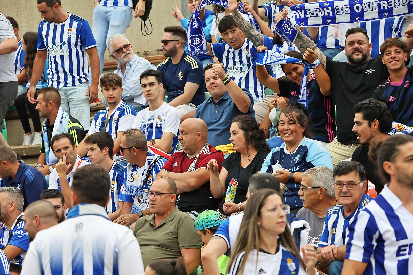 Búscate en las gradas del Betis Deportivo-Recreativo de Huelva