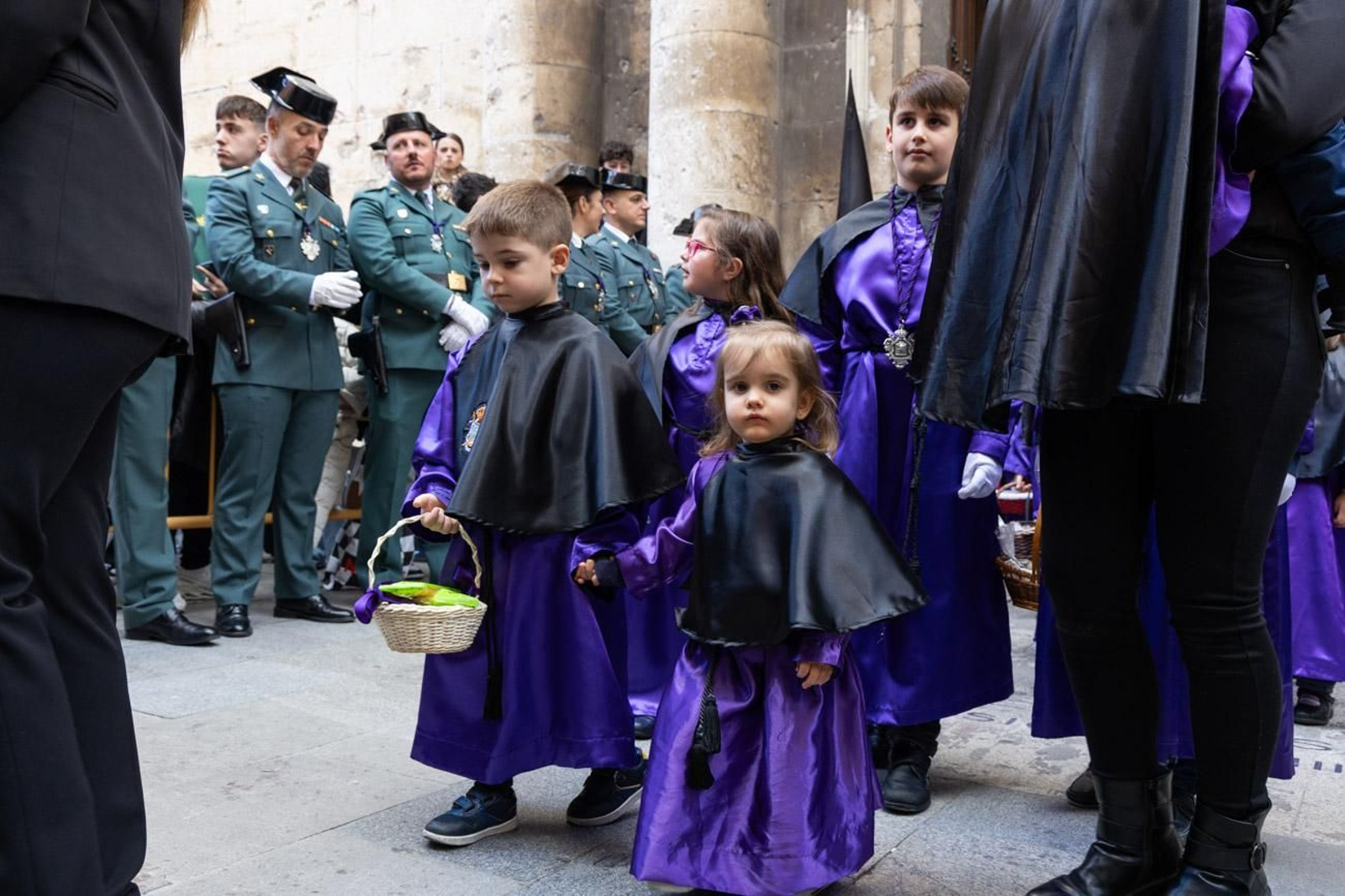 Las cofradías de la Vera Cruz, Expiración y Gran Poder lucen sus cortejos en la calle