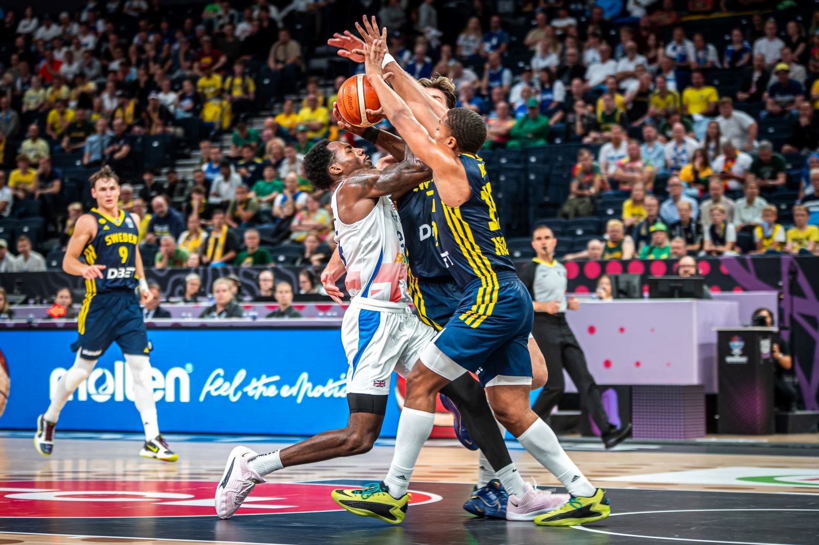 Melwin Pantzar durante el encuentro.