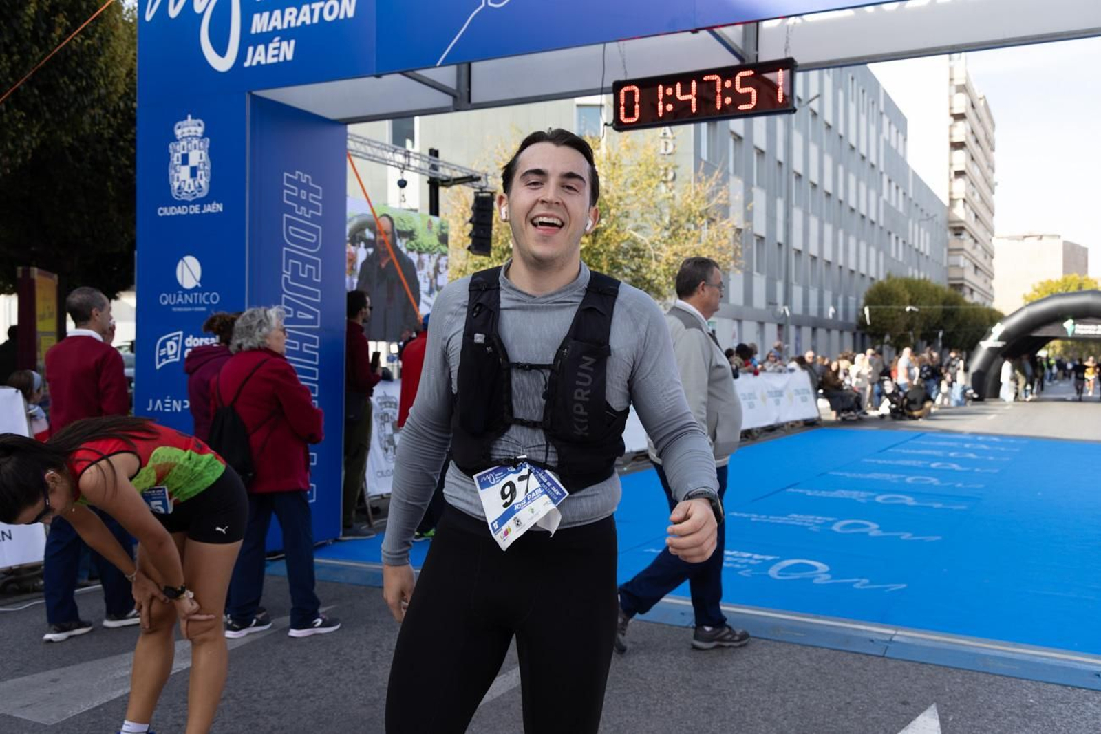 En imágenes: multitudinaria e histórica XXIX Media Maratón 'Ciudad de Jaén' y 10k en memoria de Paco Manzaneda