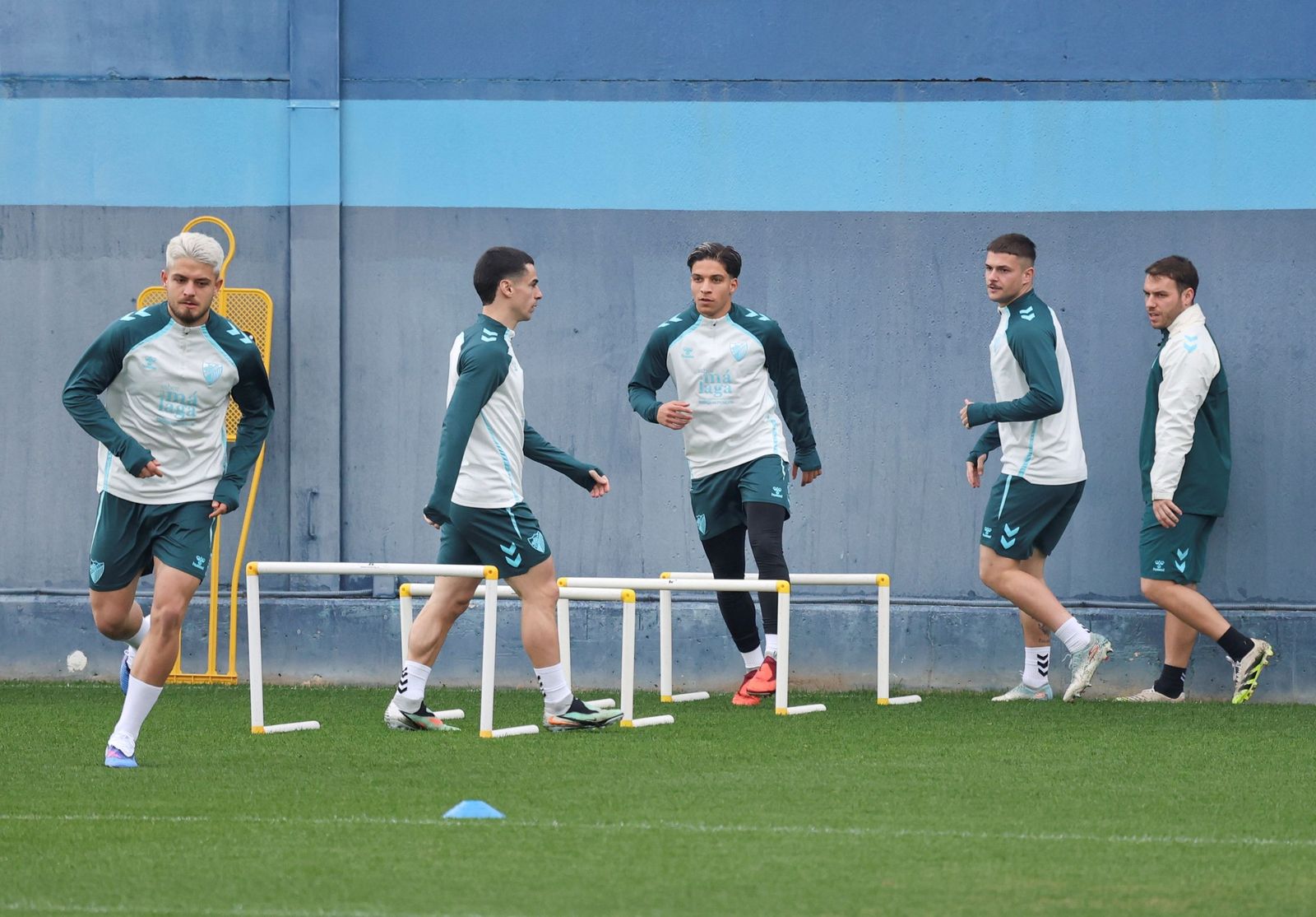 El Málaga CF vuelve al tajo sin Lobete en una semana eterna