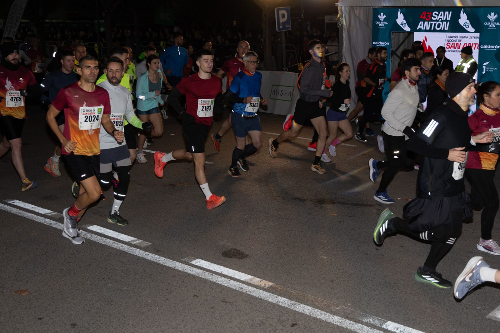 Encuéntrate en la salida de la Carrera de San Antón 2026, en imágenes (3)