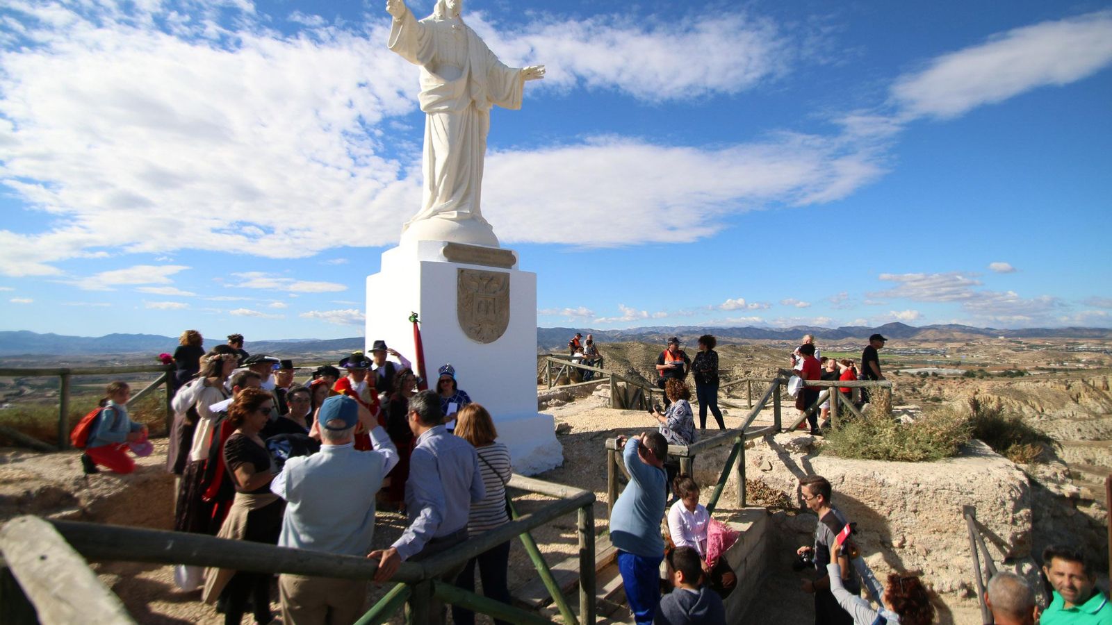 El 9  de noviembre de 2018 comenzaban los actos centrales conmemorativos del V Centenario del Terremoto de Vera con la inauguración de un espacio verde y un monolito en homenaje a los muertos.