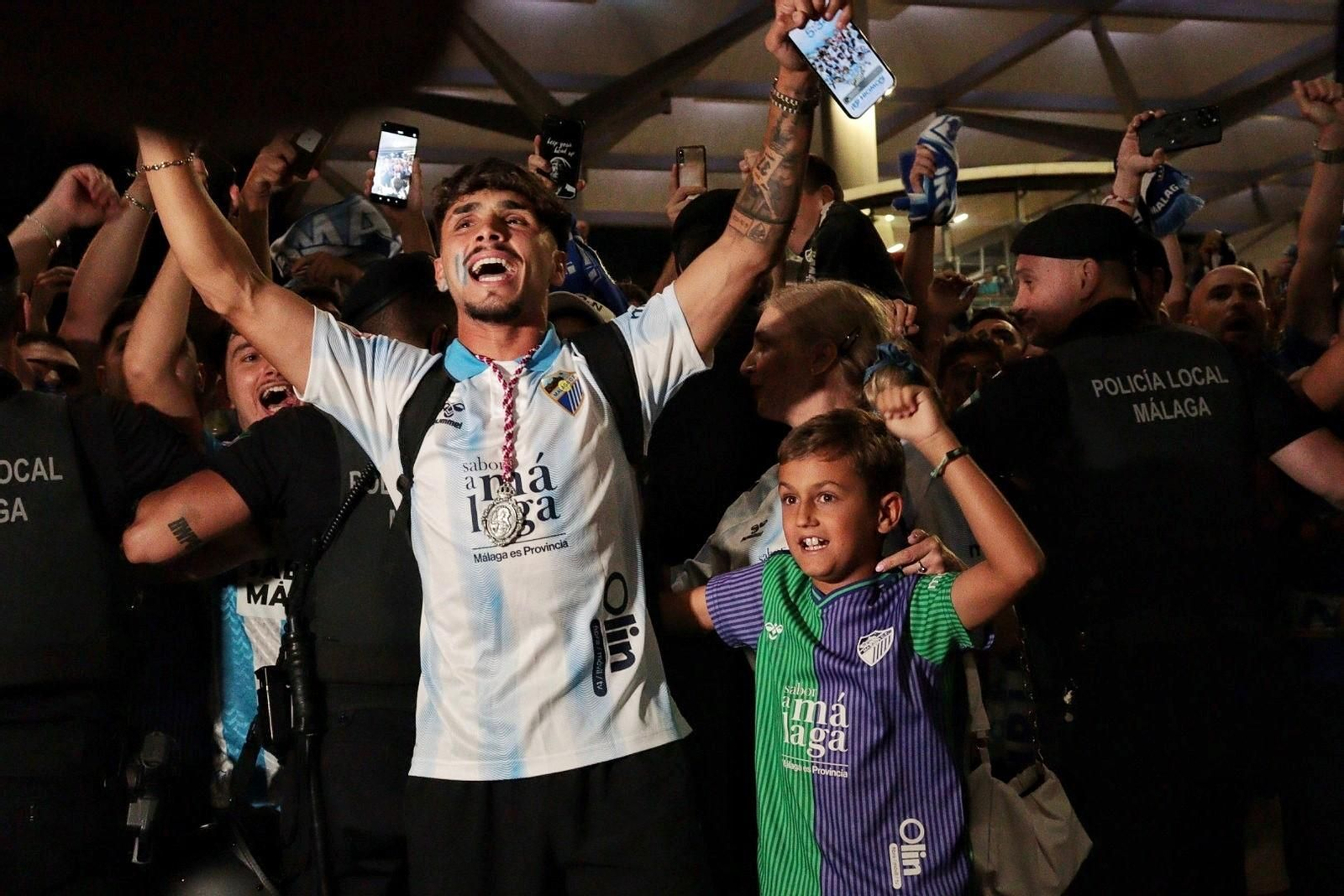 La madrugada interminable con la que Málaga celebró el ascenso