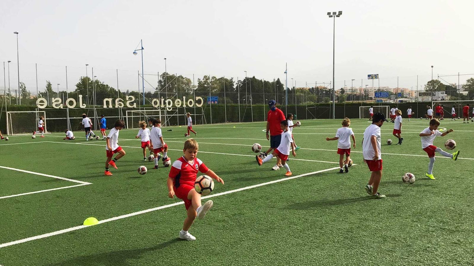 Las actividades deportivas tienen un papel destacado en este colegio.