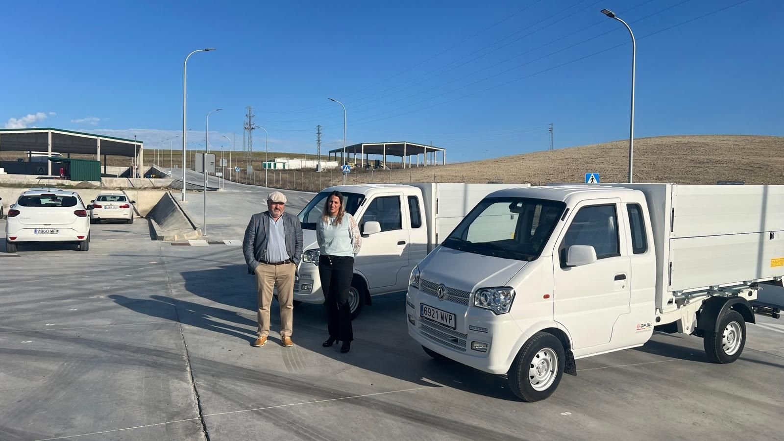 La presidenta de BASICA, Ana Medina, en la planta de Villamartín.