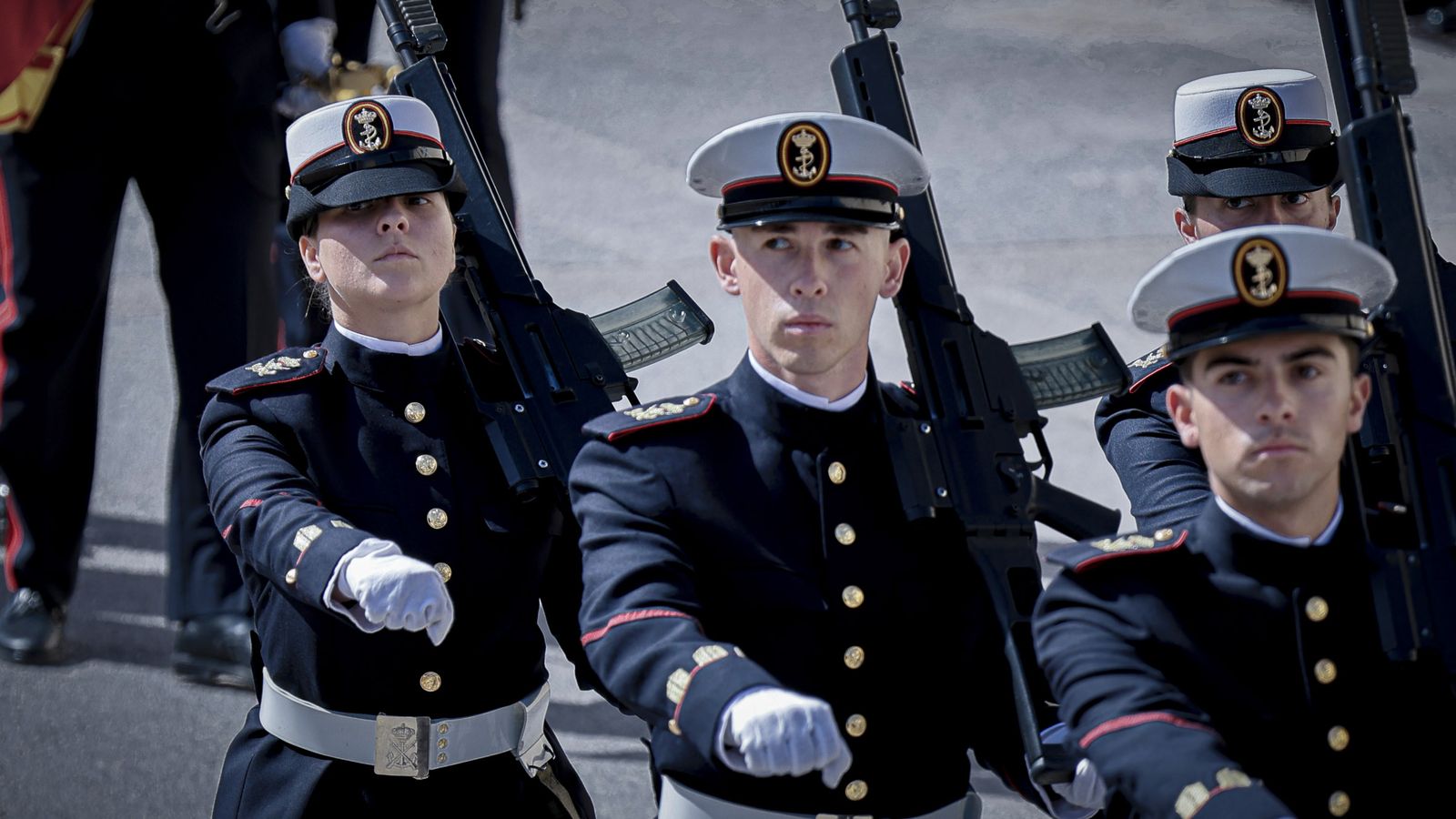 Las imágenes de la celebración del 489º Aniversario de la Infantería de Marina en Cádiz