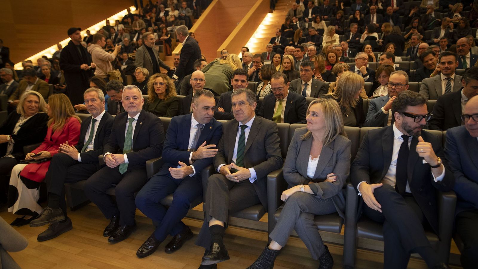 La alcaldesa de Granada, el presidente de Diputación o el presidente del TSJA, entre los invitados