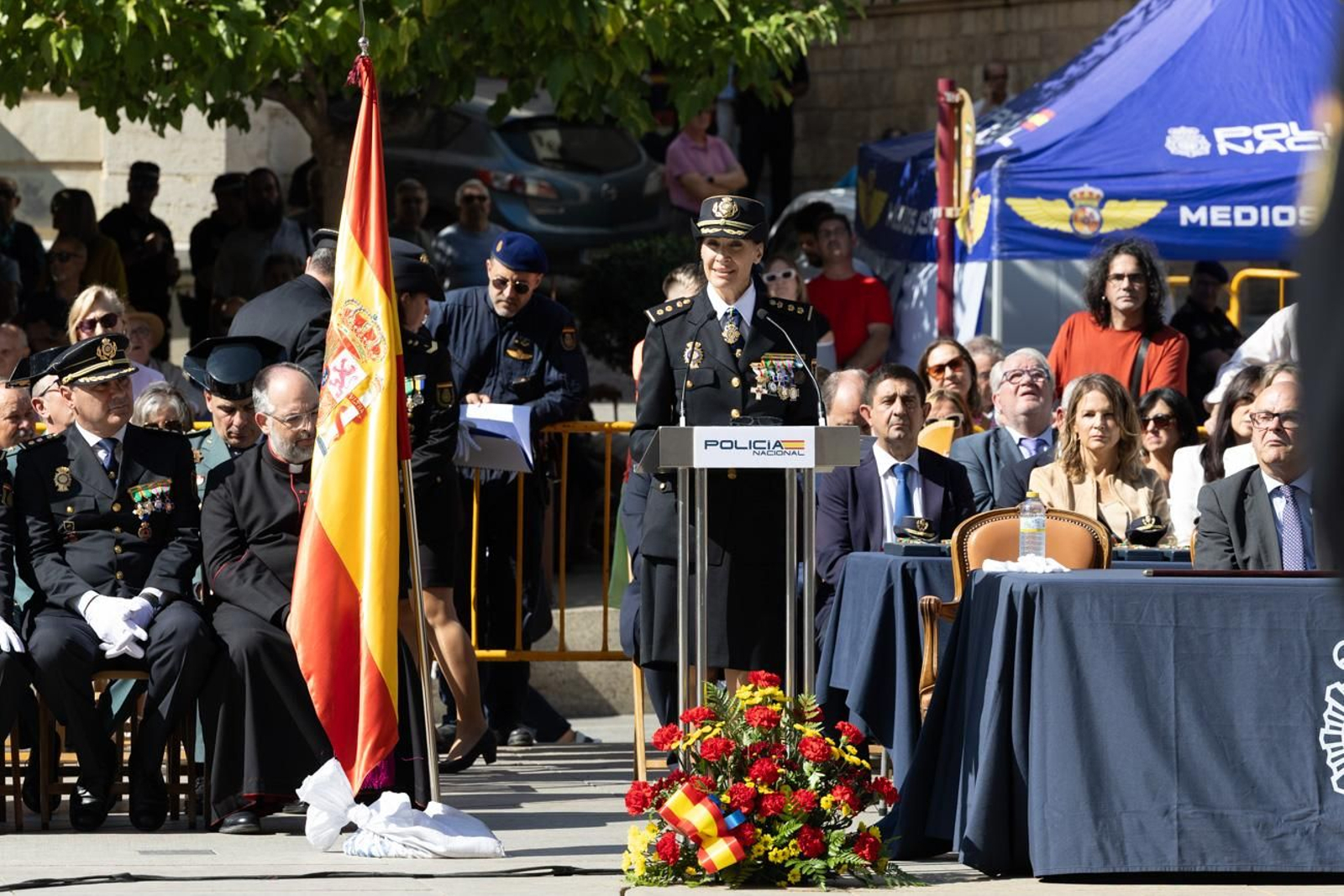 Acto por el día de la Policía Nacional, con motivo de la festividad los Santos Ángeles Custodios